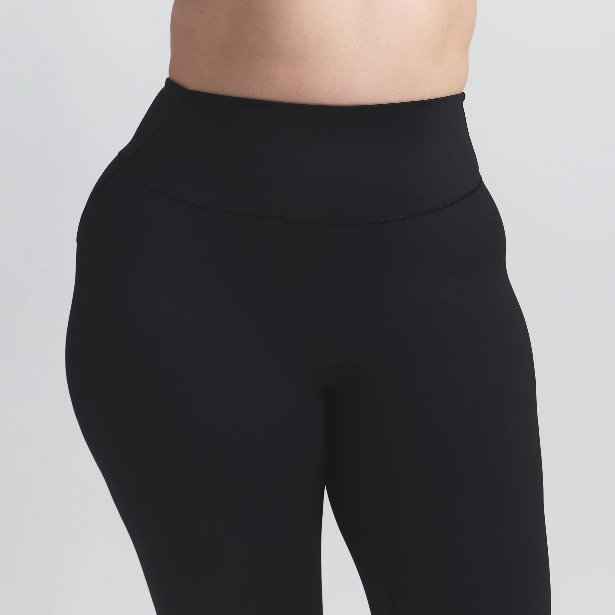 NikeSKIMS MATTE 26" LEGGING | OBSIDIAN - Image 10
