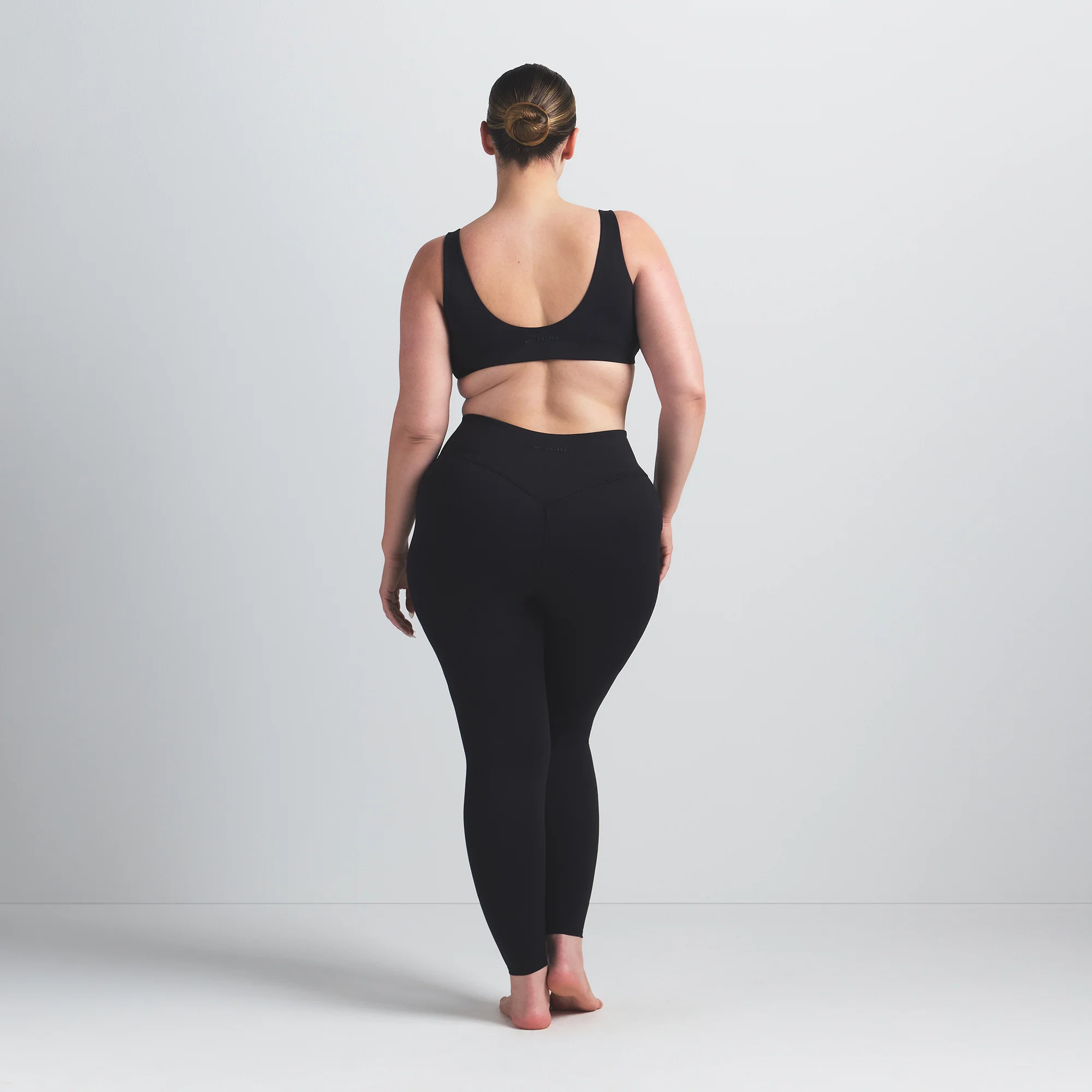 NikeSKIMS MATTE 26" LEGGING | OBSIDIAN - Image 11