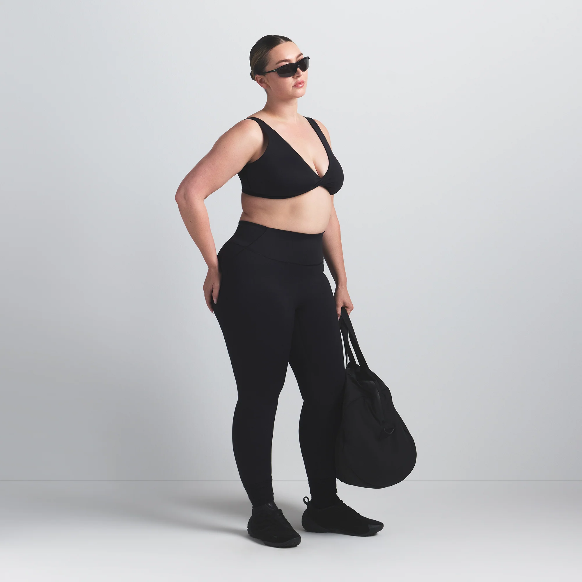 NikeSKIMS MATTE 26" LEGGING | OBSIDIAN - Image 6