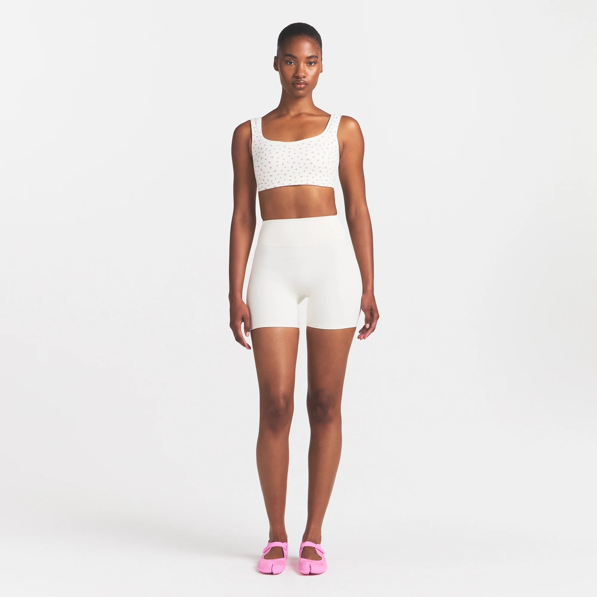 NikeSKIMS MATTE 5" BIKER SHORT | IVORY - Image 2