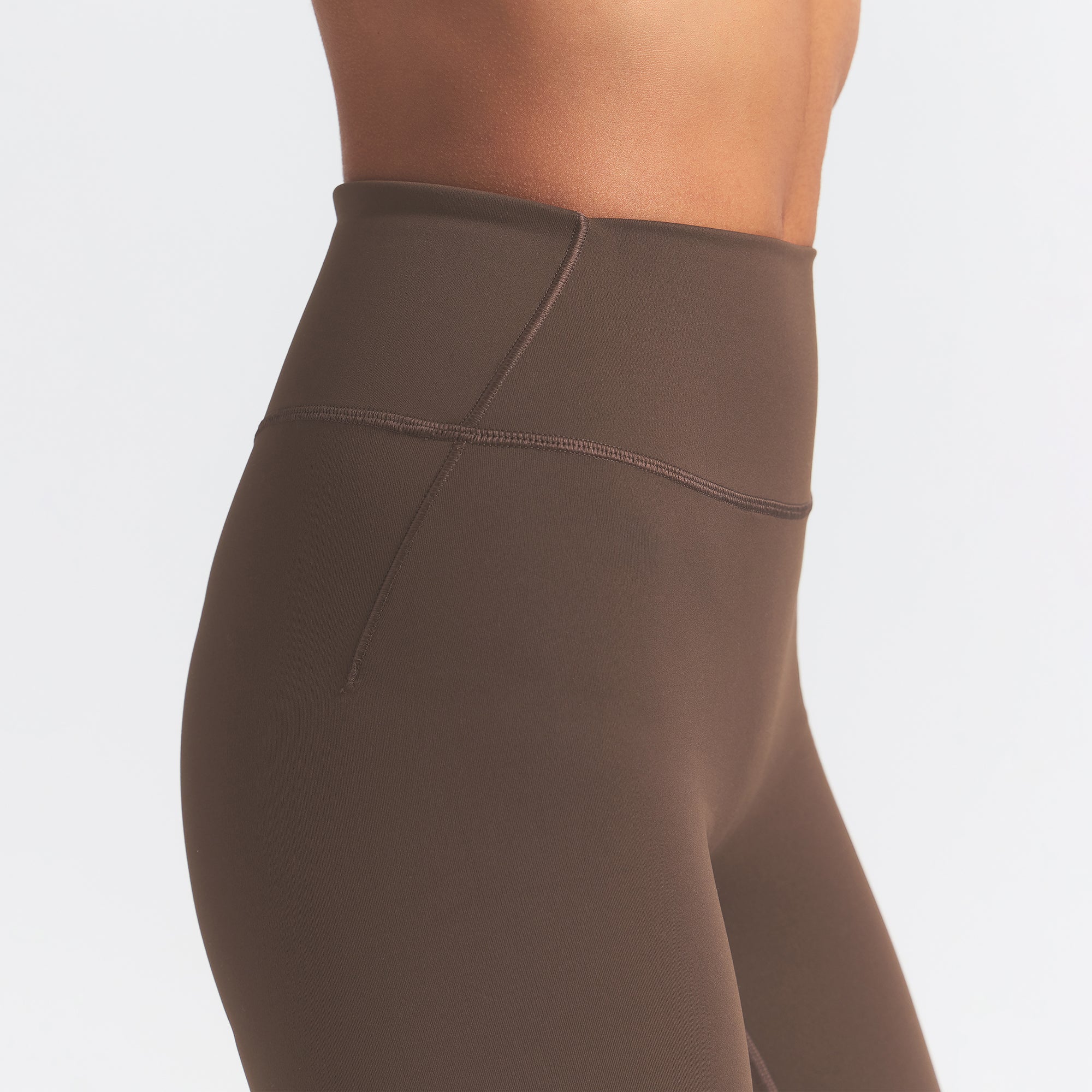 NikeSKIMS MATTE 7" BIKER SHORT | DARK SEPIA - Image 4
