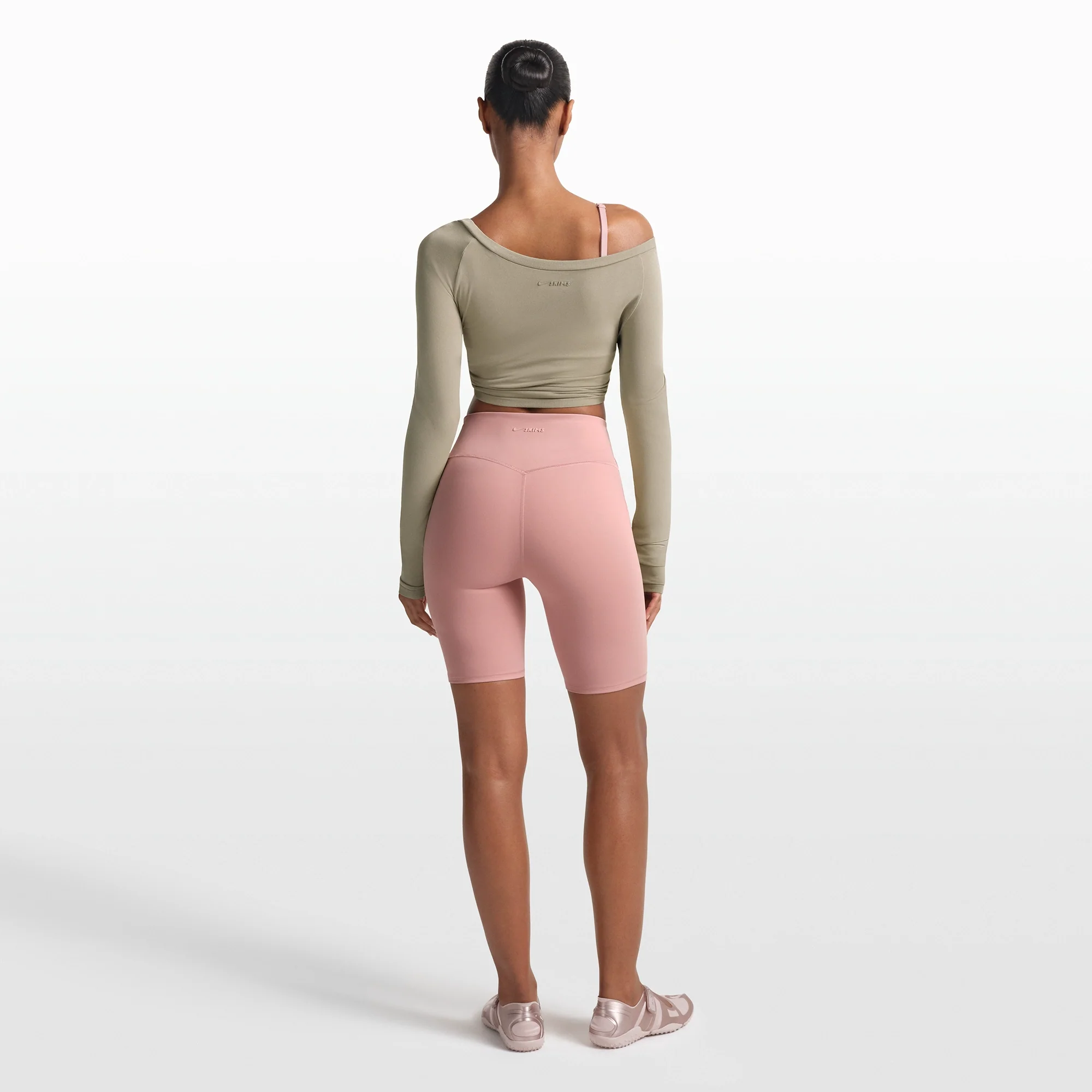 NikeSKIMS MATTE 7" BIKER SHORT | HIMALAYAN - Image 6