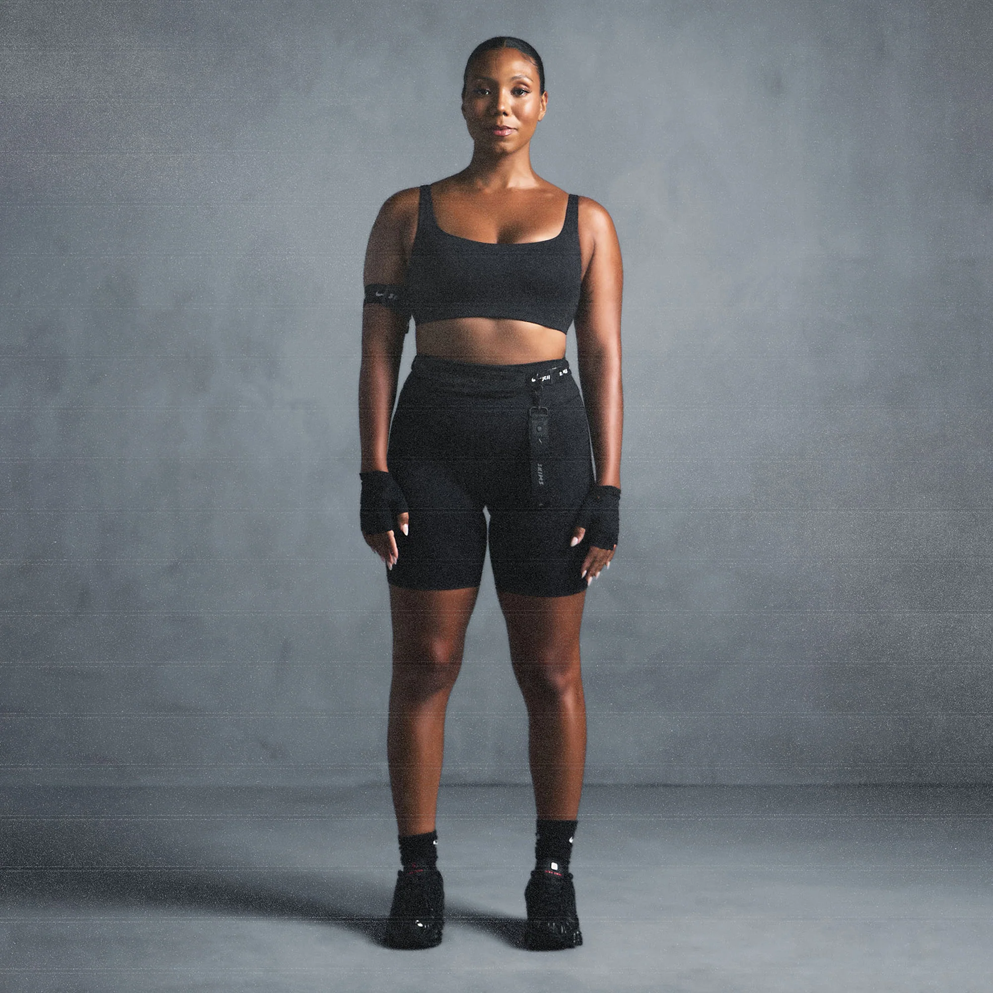 NikeSKIMS MATTE 7" BIKER SHORT | OBSIDIAN - Image 10