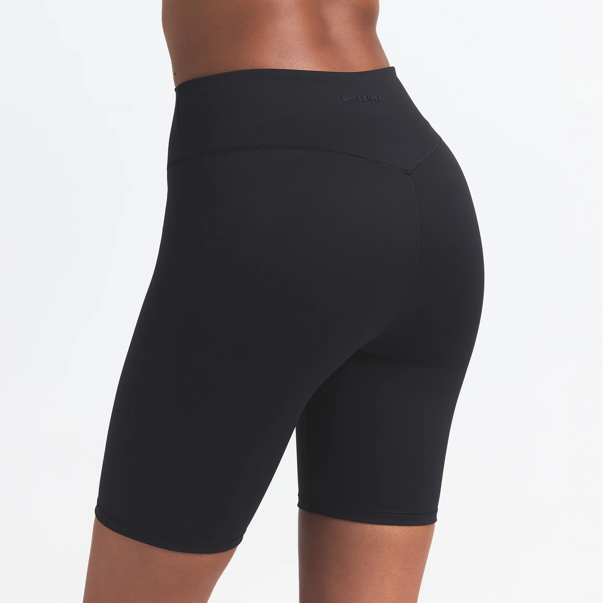 NikeSKIMS MATTE 7" BIKER SHORT | OBSIDIAN - Image 4