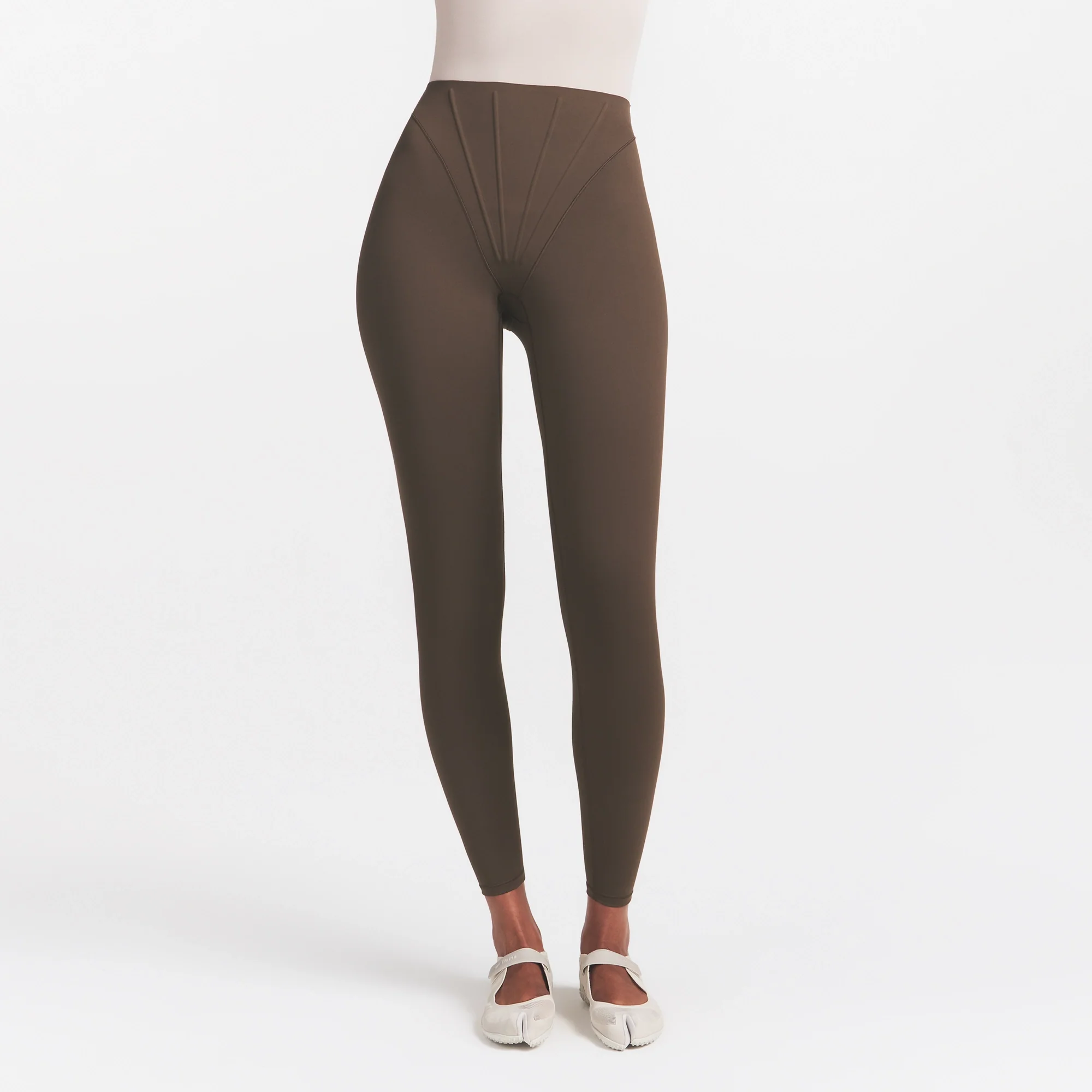 NikeSKIMS MATTE CORSET 26" LEGGING | DARK SEPIA - Image 4