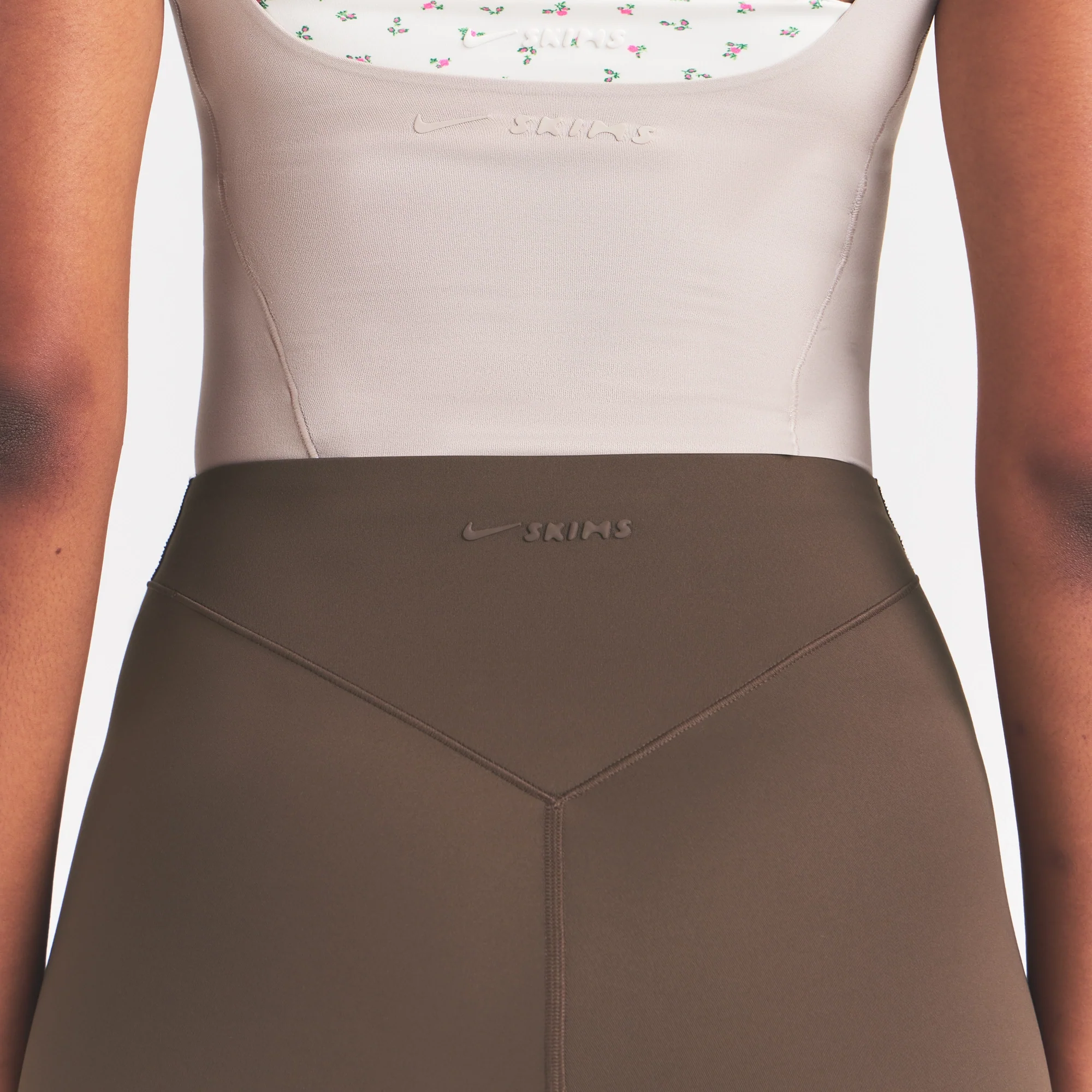 NikeSKIMS MATTE CORSET 26" LEGGING | DARK SEPIA - Image 7