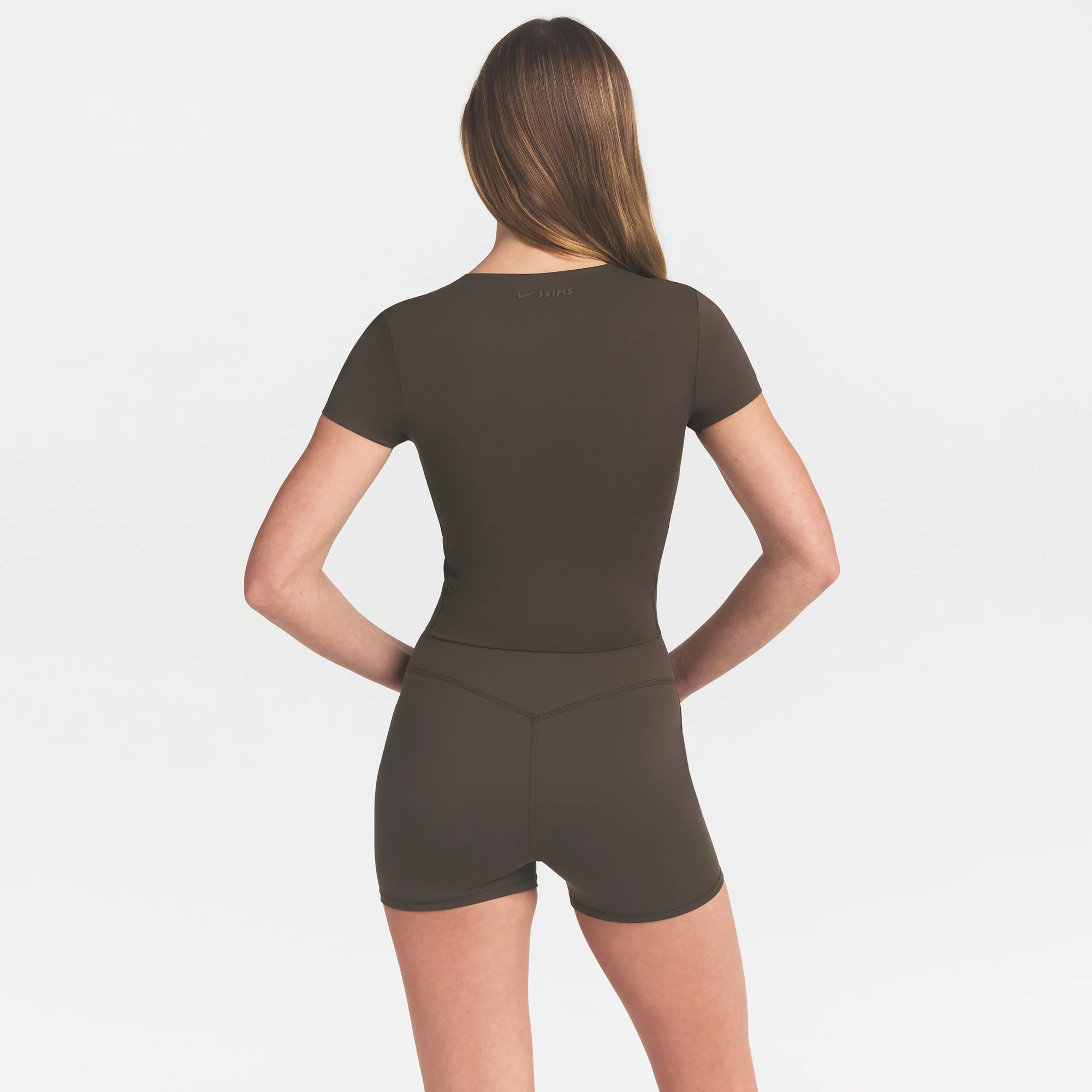 NikeSKIMS MATTE CROPPED CORSET TEE | DARK SEPIA - Image 5