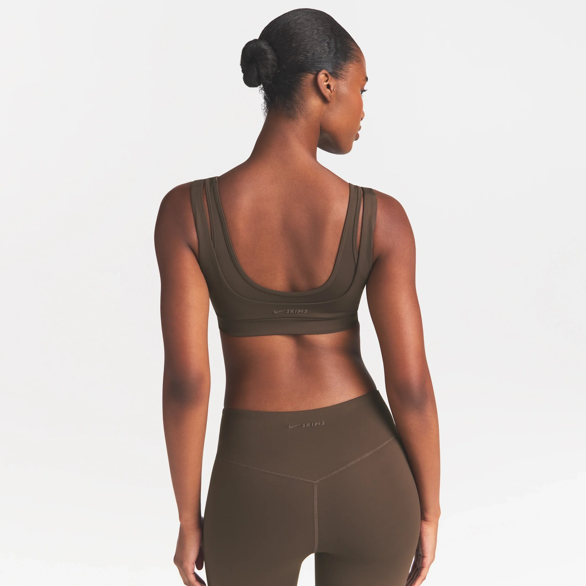 NikeSKIMS MATTE DOUBLE STRAP SCOOP BRA | DARK SEPIA - Image 5