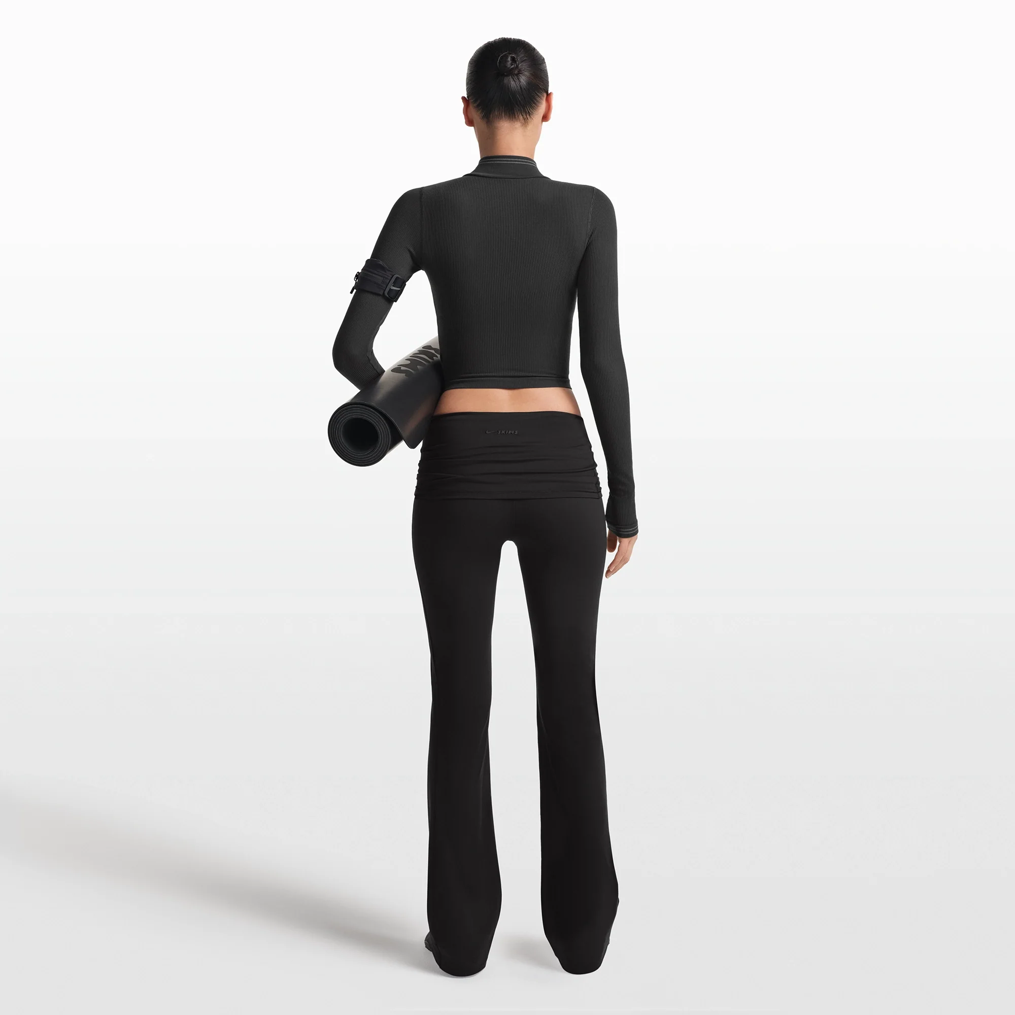 NikeSKIMS MATTE FOLDOVER SLIM FLARE LEGGING | OBSIDIAN - Image 5
