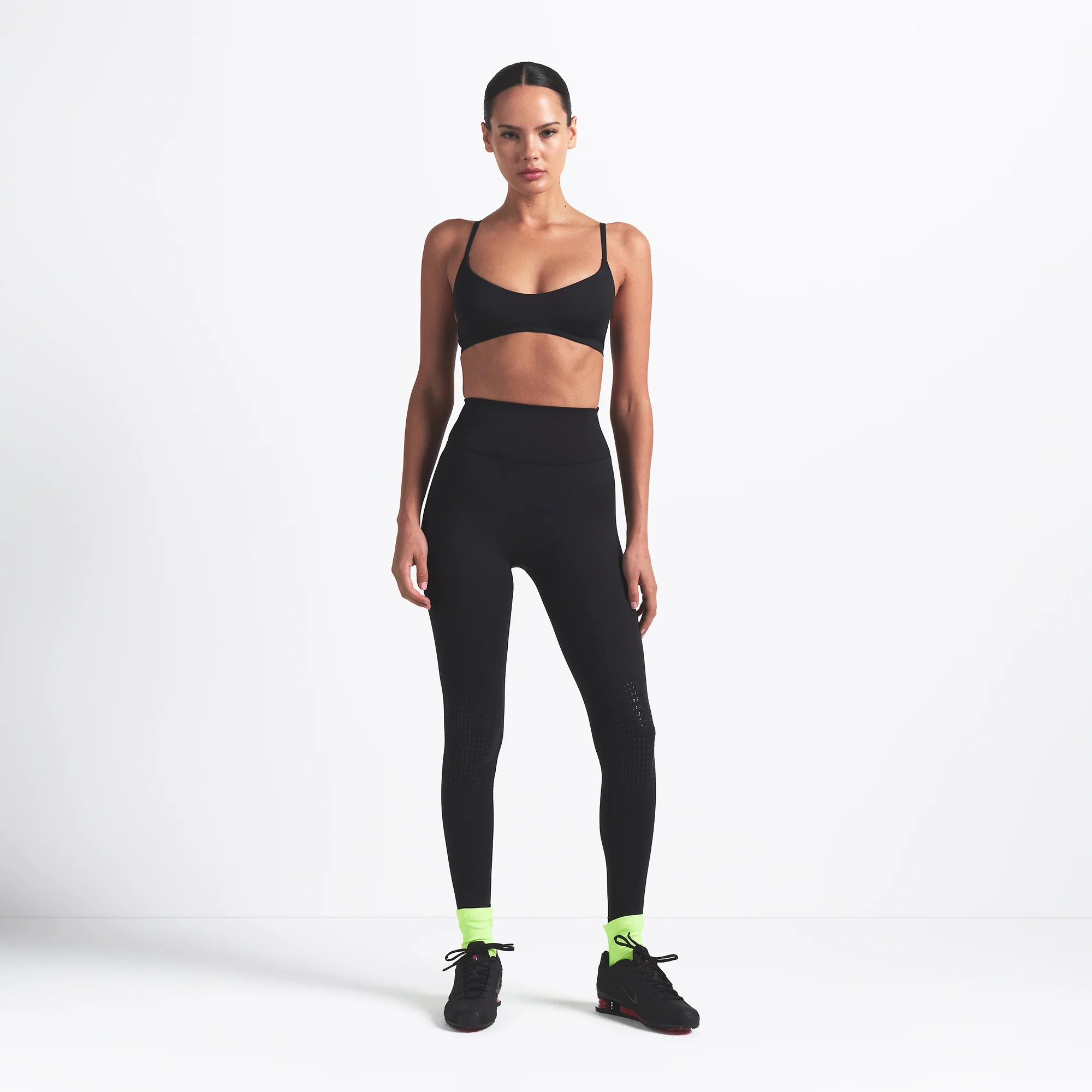 NikeSKIMS MATTE KNEE GRIP 26" LEGGING | OBSIDIAN - Image 2