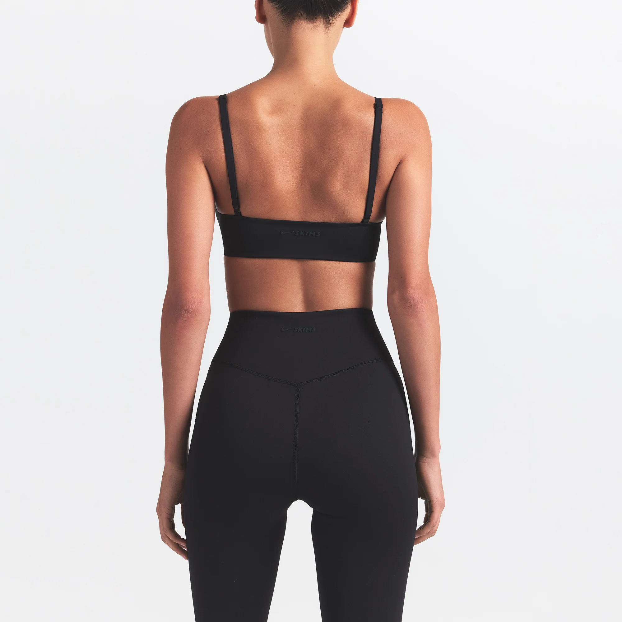 NikeSKIMS MATTE KNEE GRIP 26" LEGGING | OBSIDIAN - Image 4