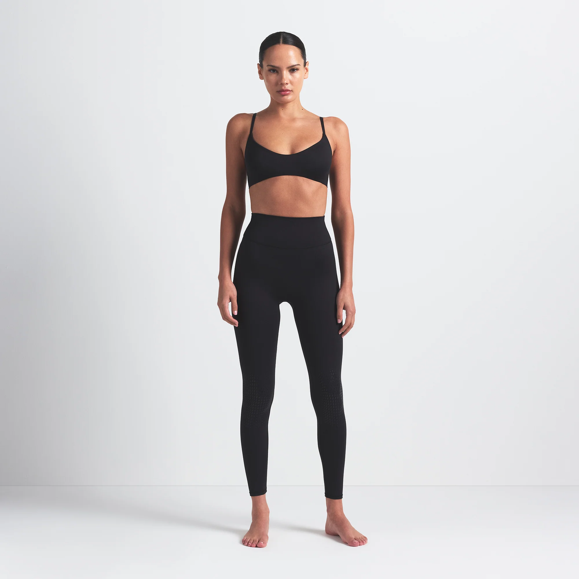 NikeSKIMS MATTE KNEE GRIP 26" LEGGING | OBSIDIAN - Image 5