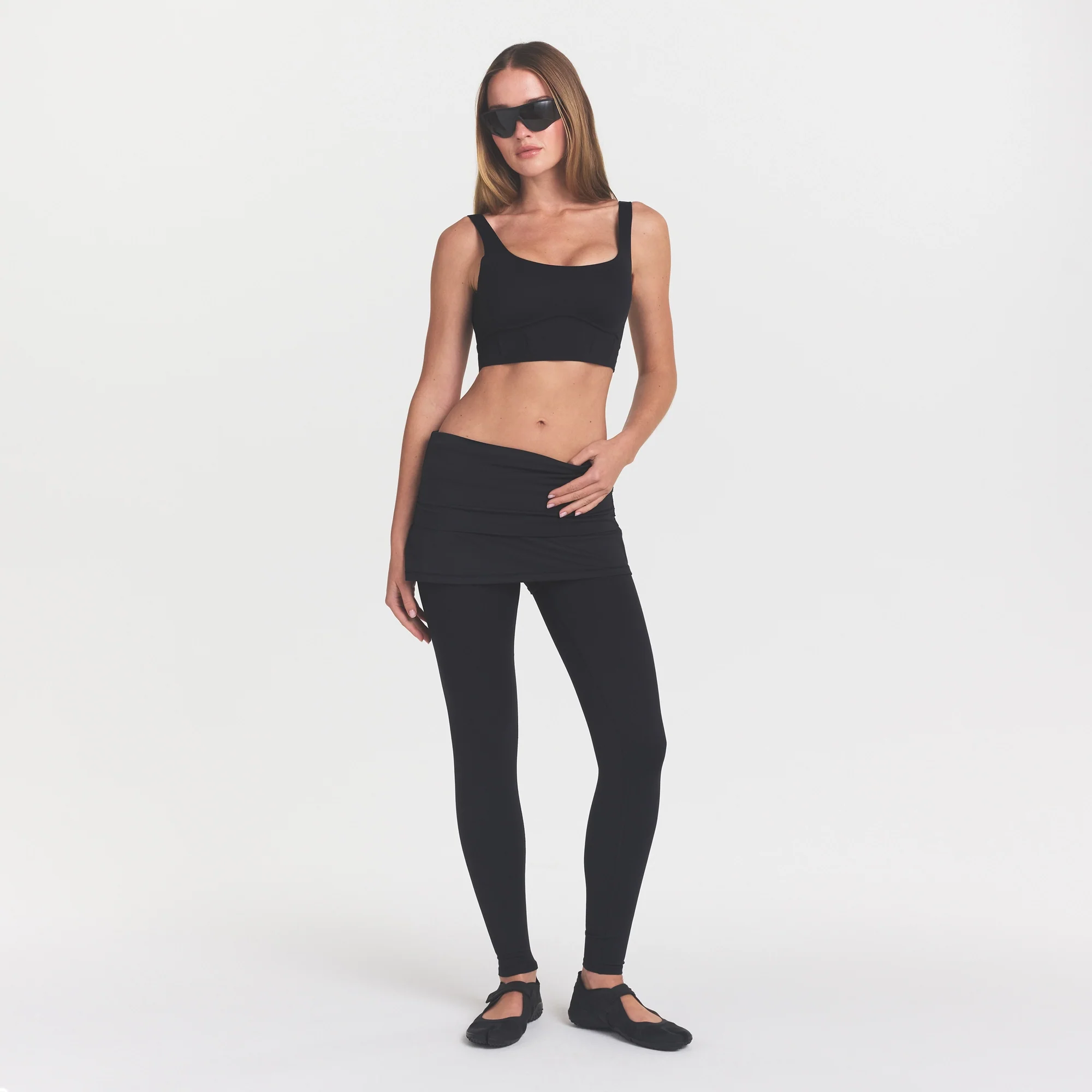 NikeSKIMS MATTE LONGLINE CORSET BRA | OBSIDIAN - Image 2