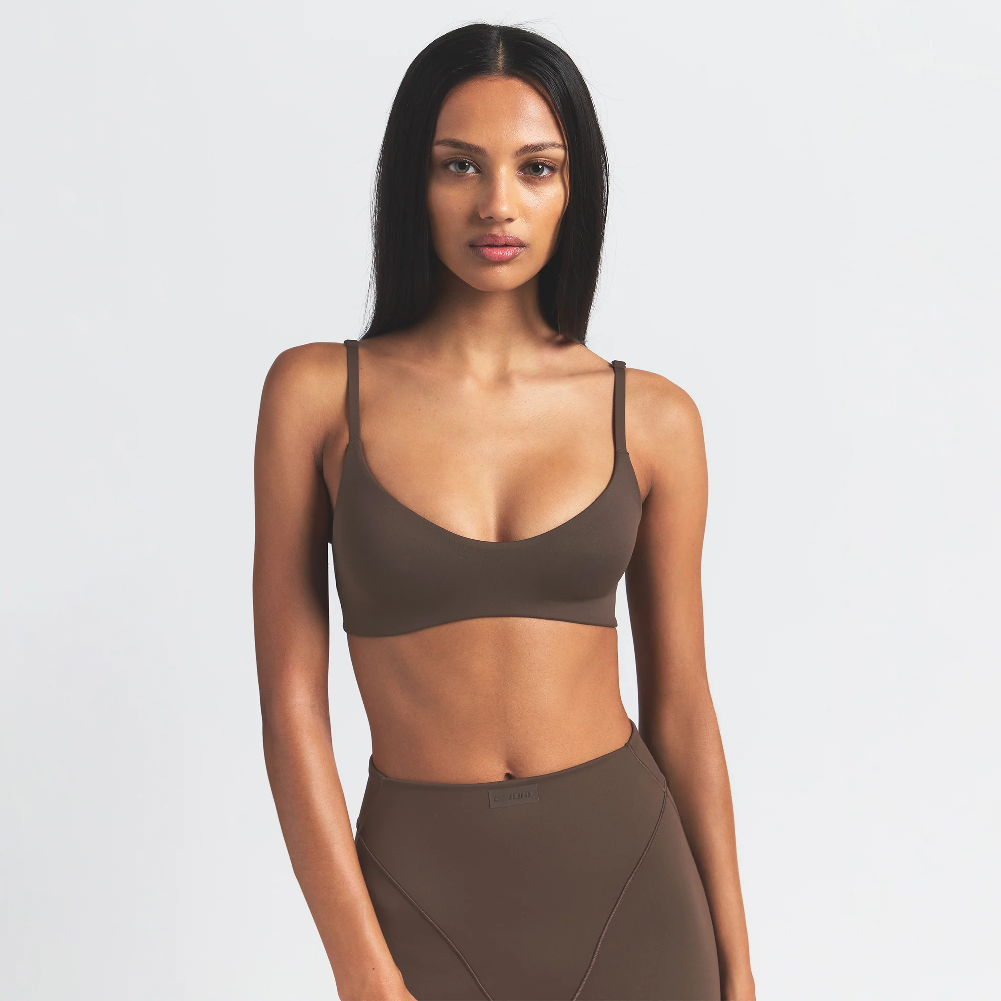 NikeSKIMS MATTE MICRO SCOOP BRA | DARK SEPIA - Image 3