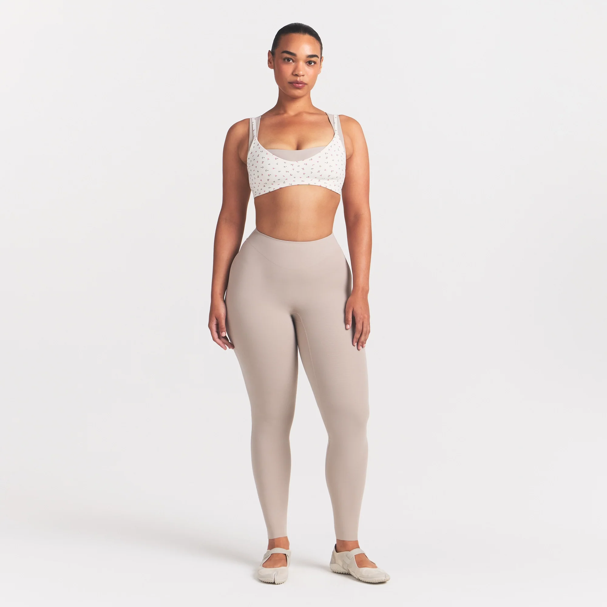 NikeSKIMS MATTE MICRO SCOOP BRA | DITSY FLORAL PRINT - Image 2