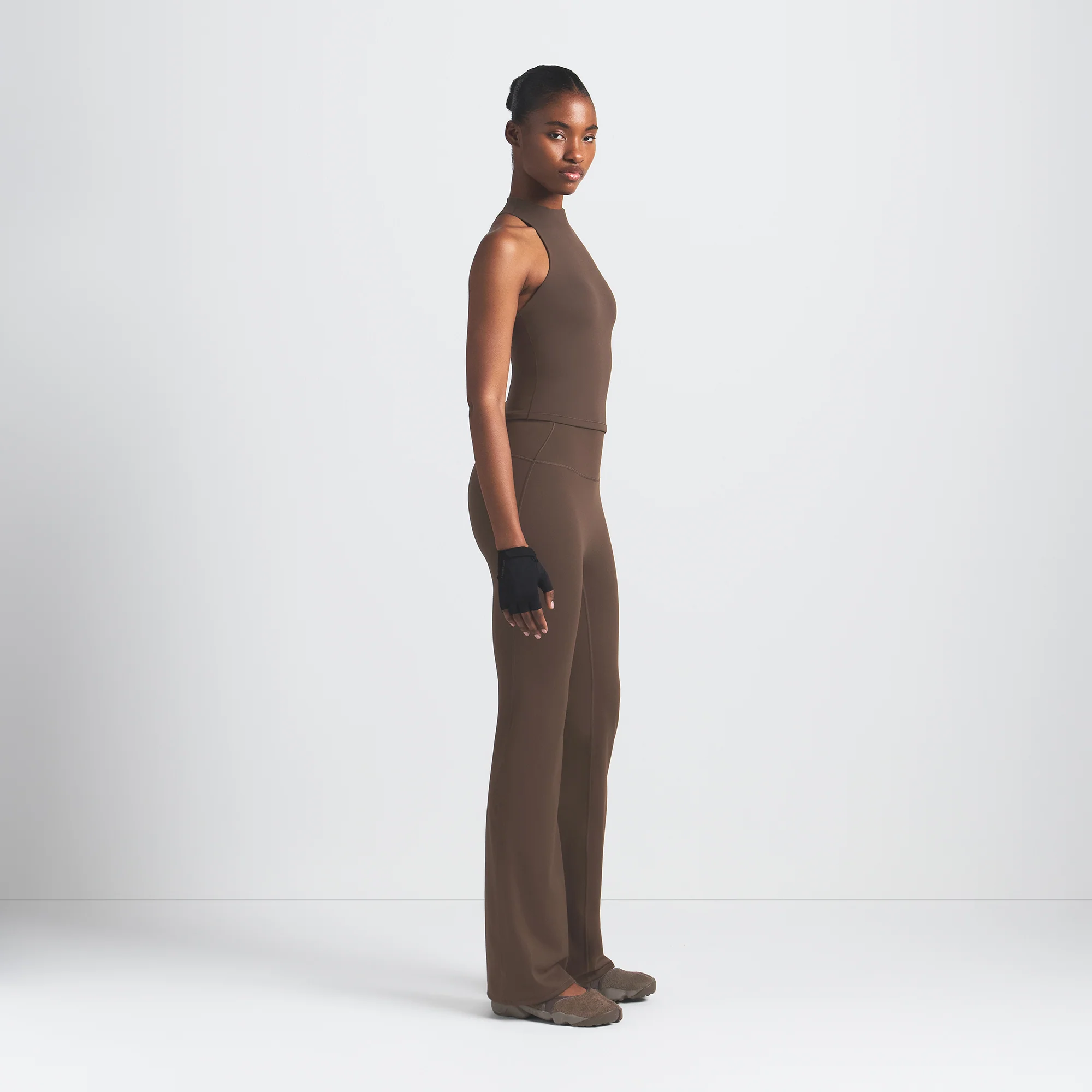 NikeSKIMS MATTE MOCK NECK RACER TANK | DARK SEPIA - Image 4