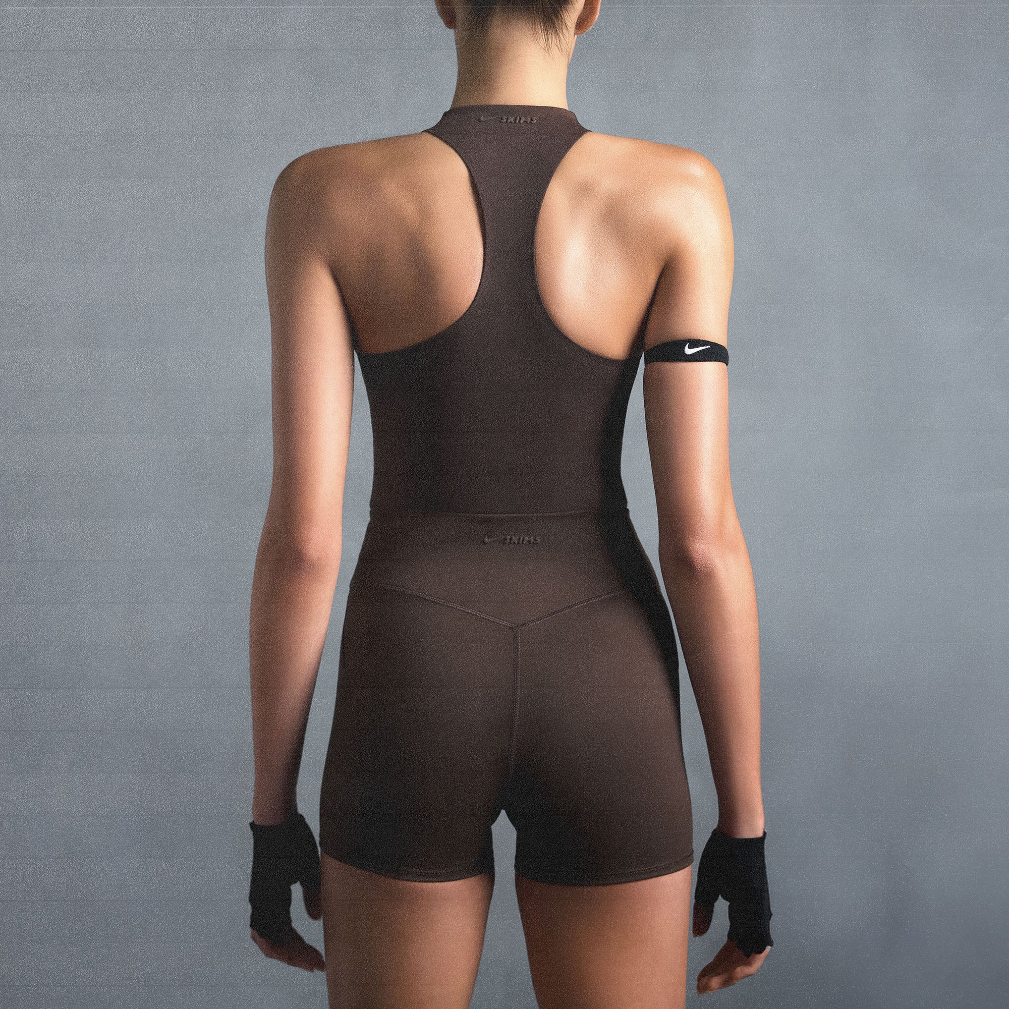 NikeSKIMS MATTE MOCK NECK RACER TANK | DARK SEPIA - Image 7