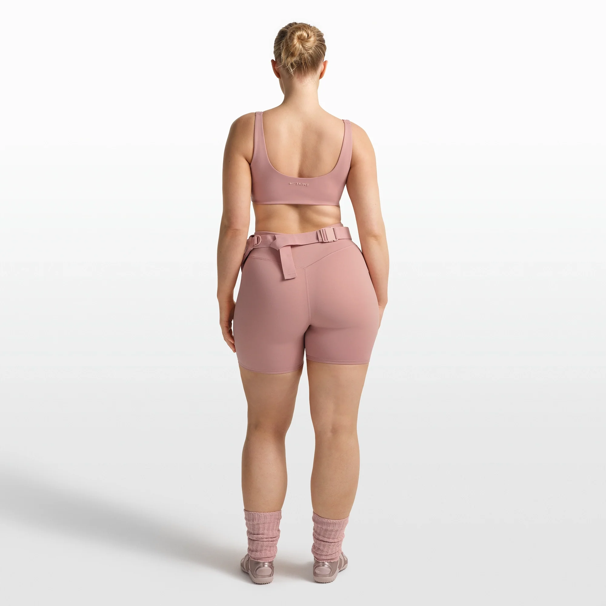 NikeSKIMS MATTE SCOOP NECK BRA | HIMALAYAN - Image 6