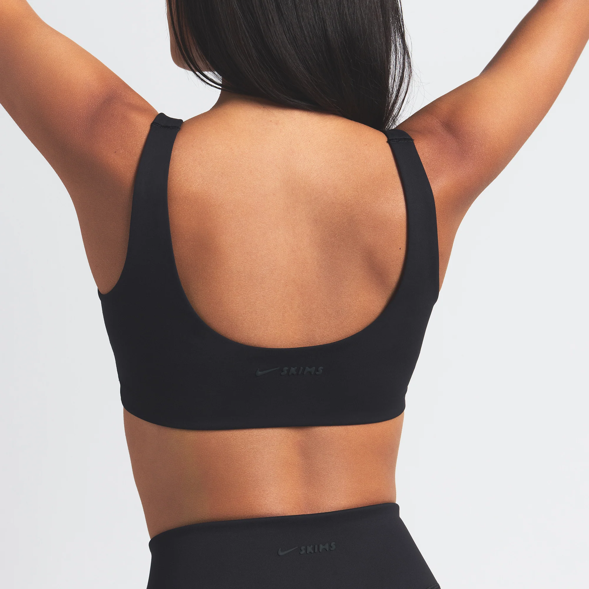 NikeSKIMS MATTE SCOOP NECK BRA | OBSIDIAN - Image 4