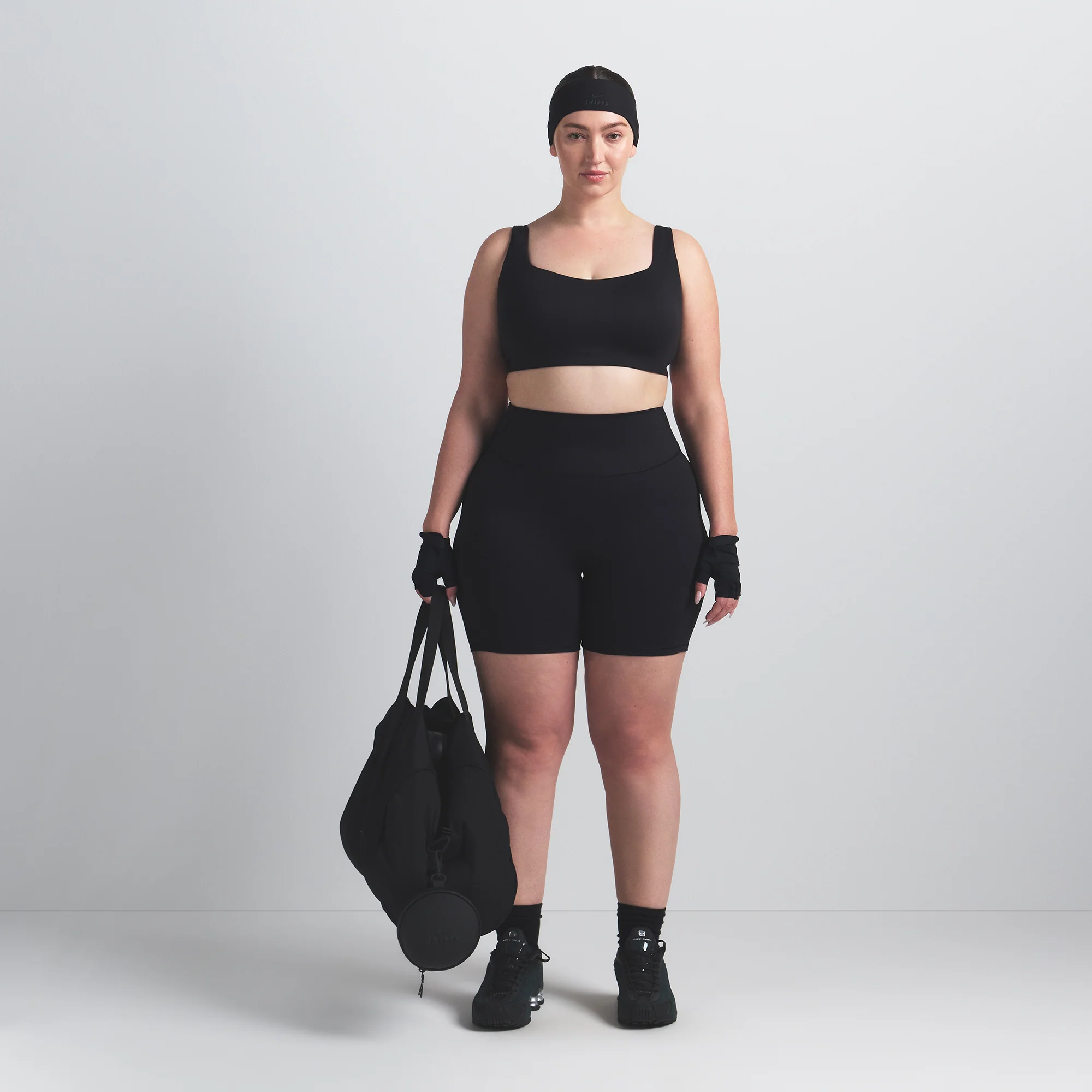 NikeSKIMS MATTE SCOOP NECK BRA | OBSIDIAN - Image 8