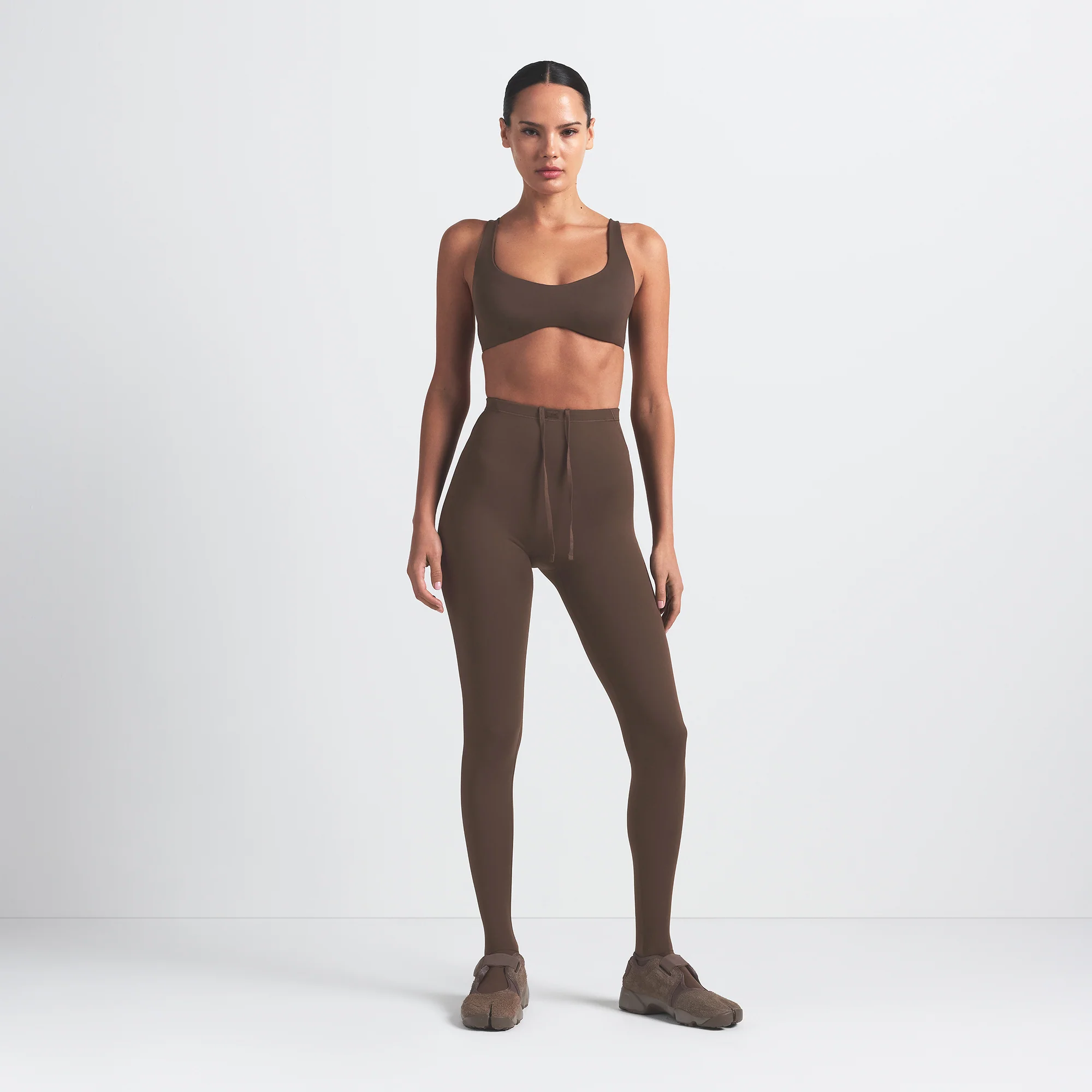 NikeSKIMS MATTE SHAPING SCOOP BRA | DARK SEPIA - Image 2