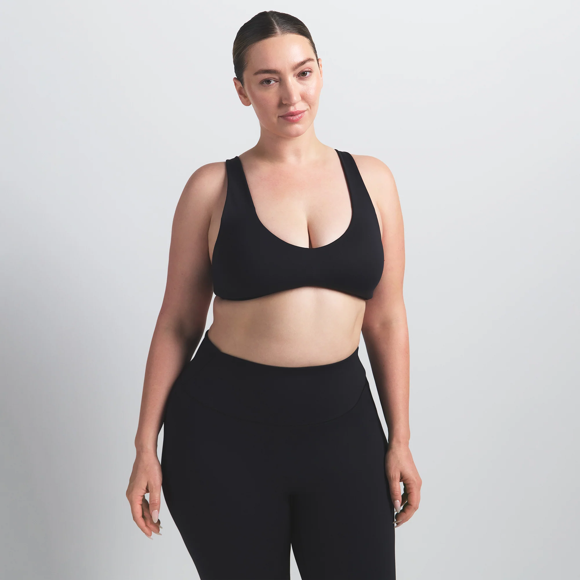 NikeSKIMS MATTE SHAPING SCOOP BRA | OBSIDIAN - Image 7