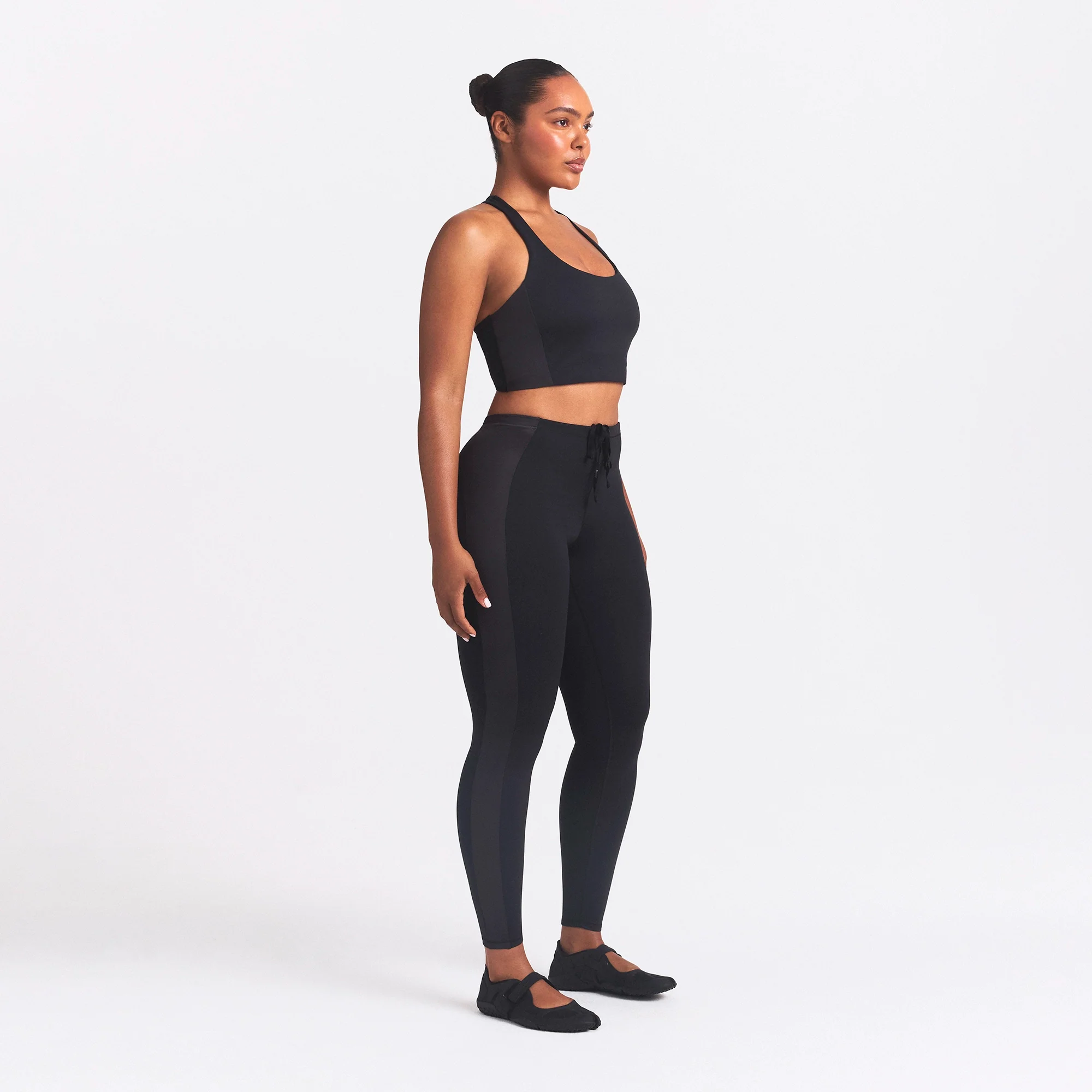 NikeSKIMS MATTE SHINE MIX 29" LEGGING | OBSIDIAN AND IGNEOUS - Image 4