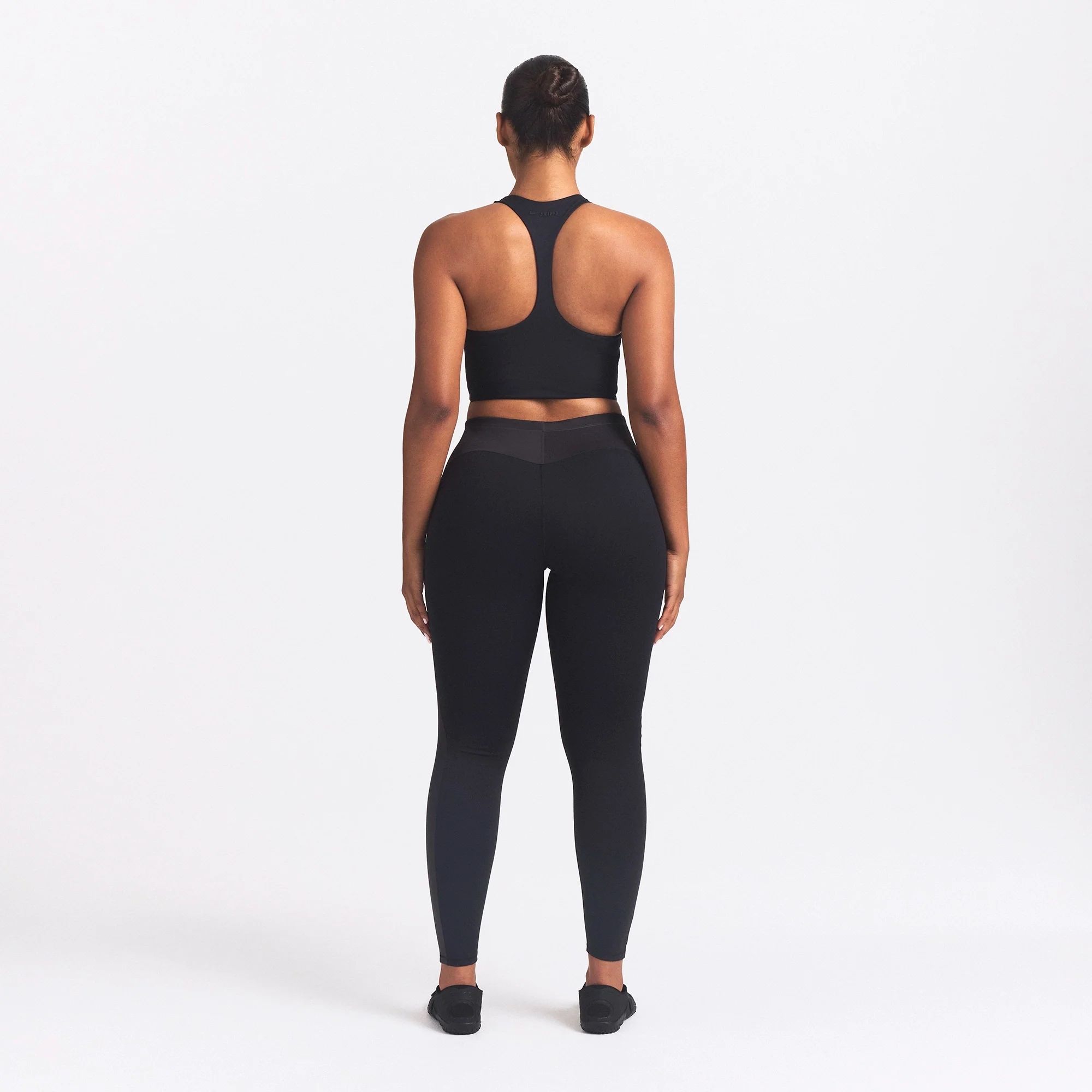 NikeSKIMS MATTE SHINE MIX 29" LEGGING | OBSIDIAN AND IGNEOUS - Image 6