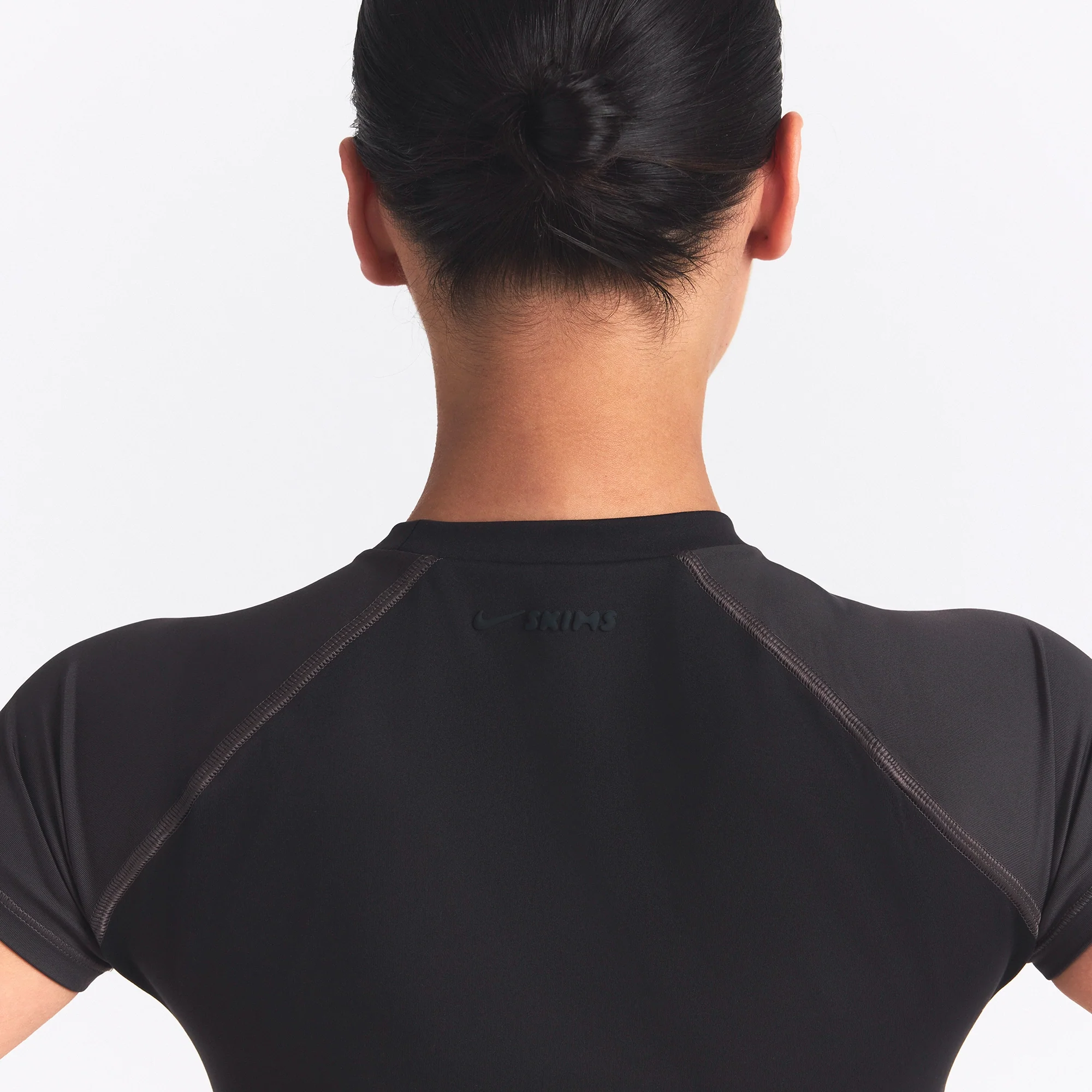 NikeSKIMS MATTE SHINE MIX CROPPED BABY TEE | OBSIDIAN AND IGNEOUS - Image 4