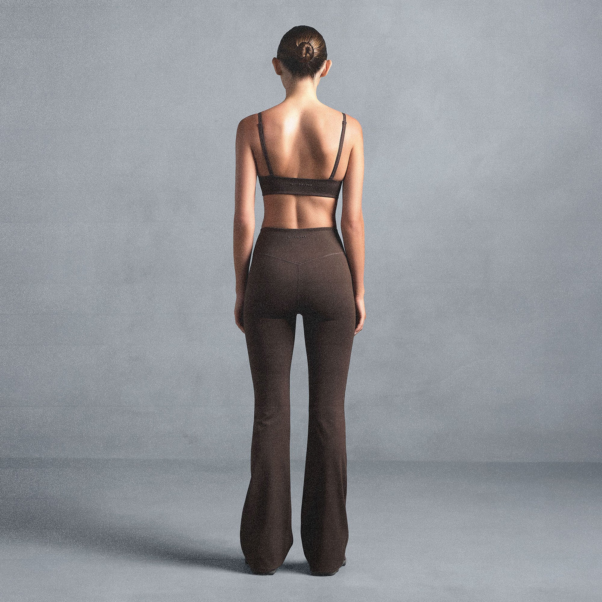 NikeSKIMS MATTE SLIM FLARE LEGGING | DARK SEPIA - Image 8
