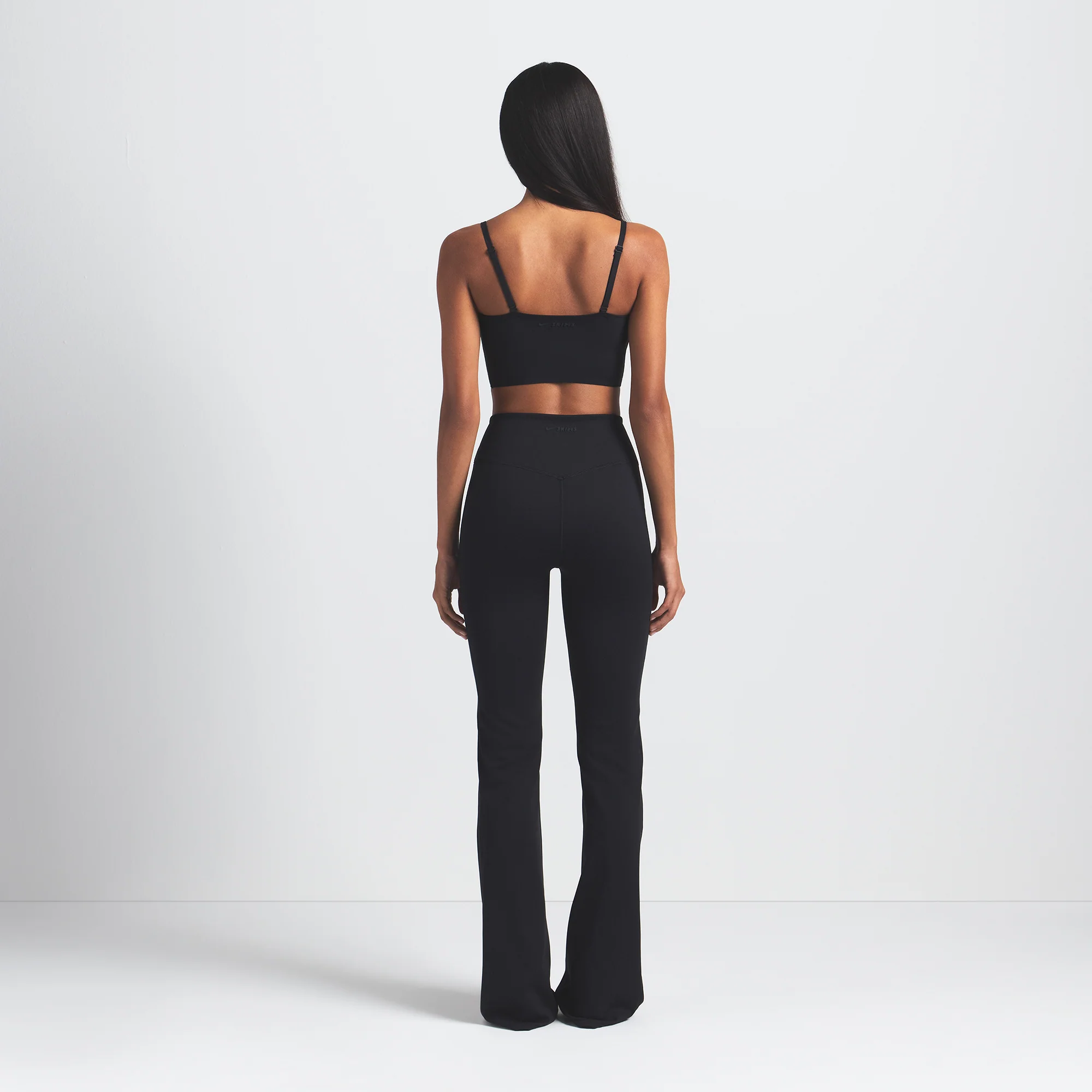 NikeSKIMS MATTE SLIM FLARE LEGGING | OBSIDIAN - Image 4