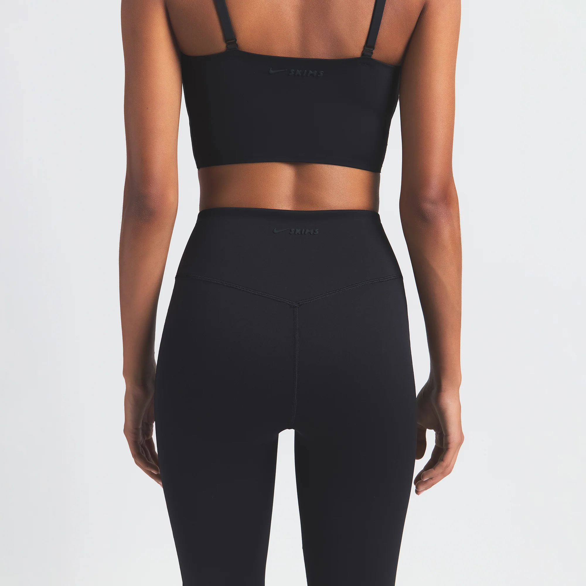 NikeSKIMS MATTE SLIM FLARE LEGGING | OBSIDIAN - Image 6