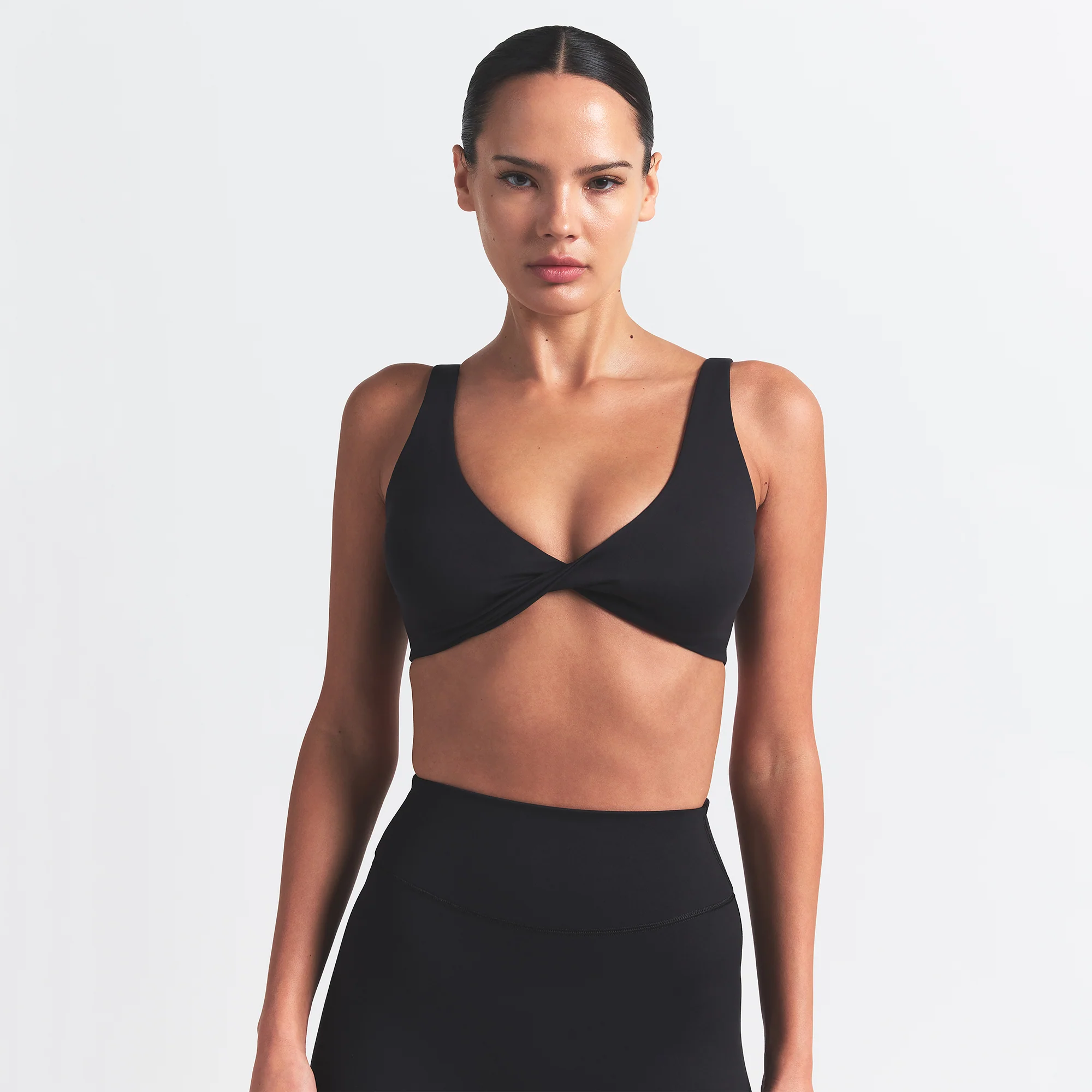 NikeSKIMS MATTE TWIST-FRONT BRA | OBSIDIAN - Image 3