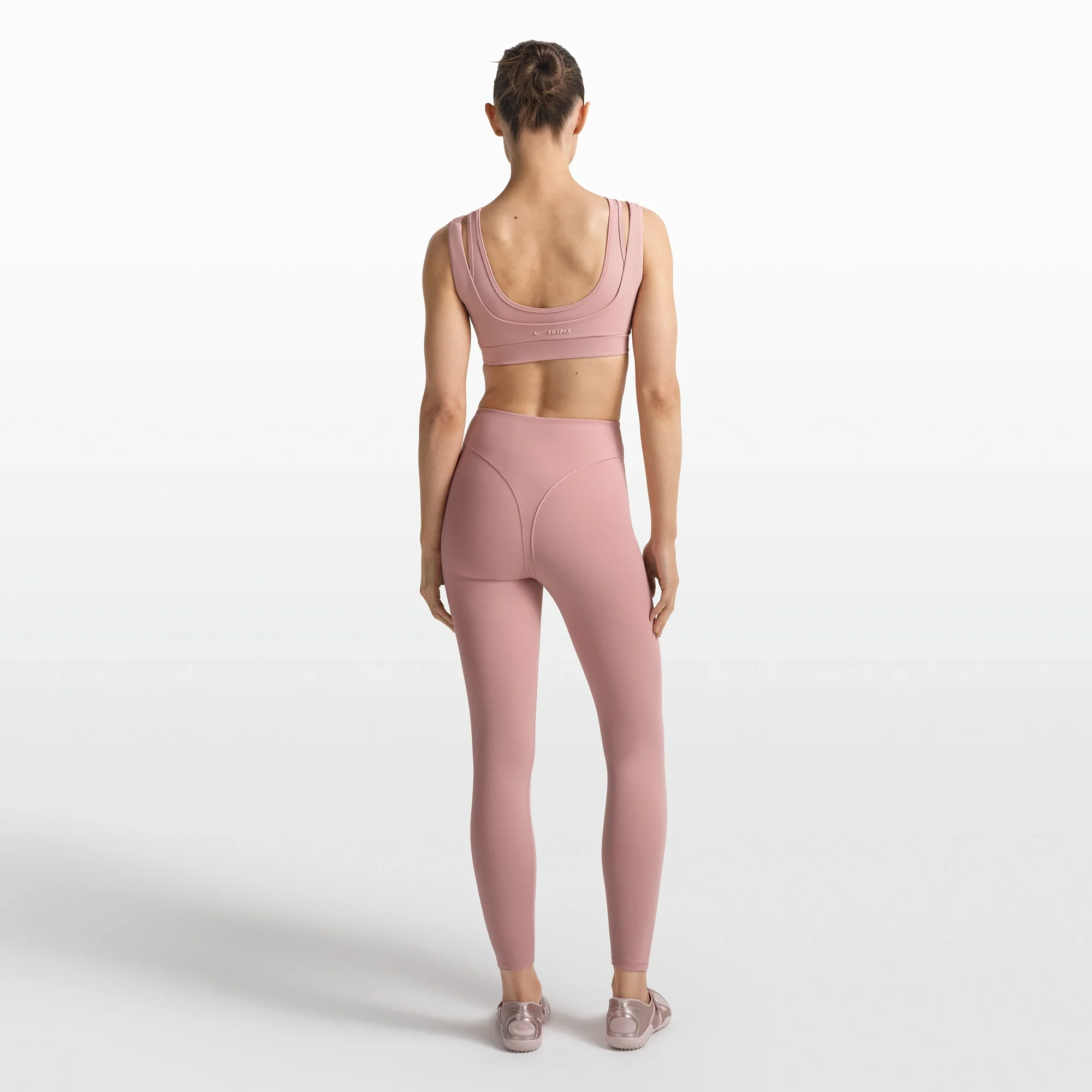 NikeSKIMS MATTE V-LINE 26" LEGGING | HIMALAYAN - Image 6