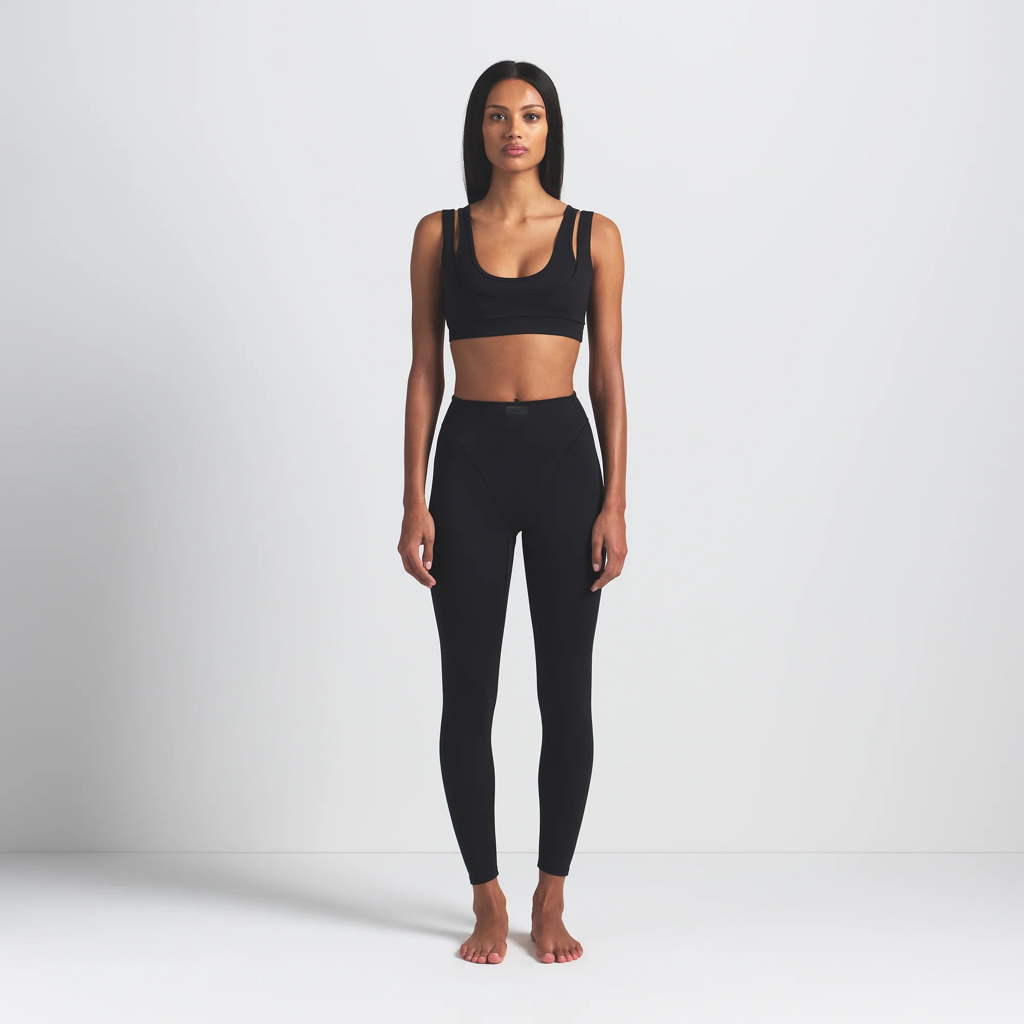 NikeSKIMS MATTE V-LINE 26" LEGGING | OBSIDIAN - Image 4