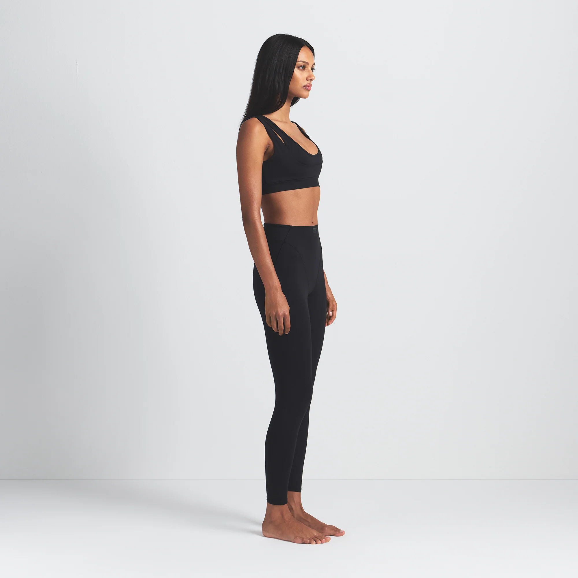 NikeSKIMS MATTE V-LINE 26" LEGGING | OBSIDIAN - Image 5