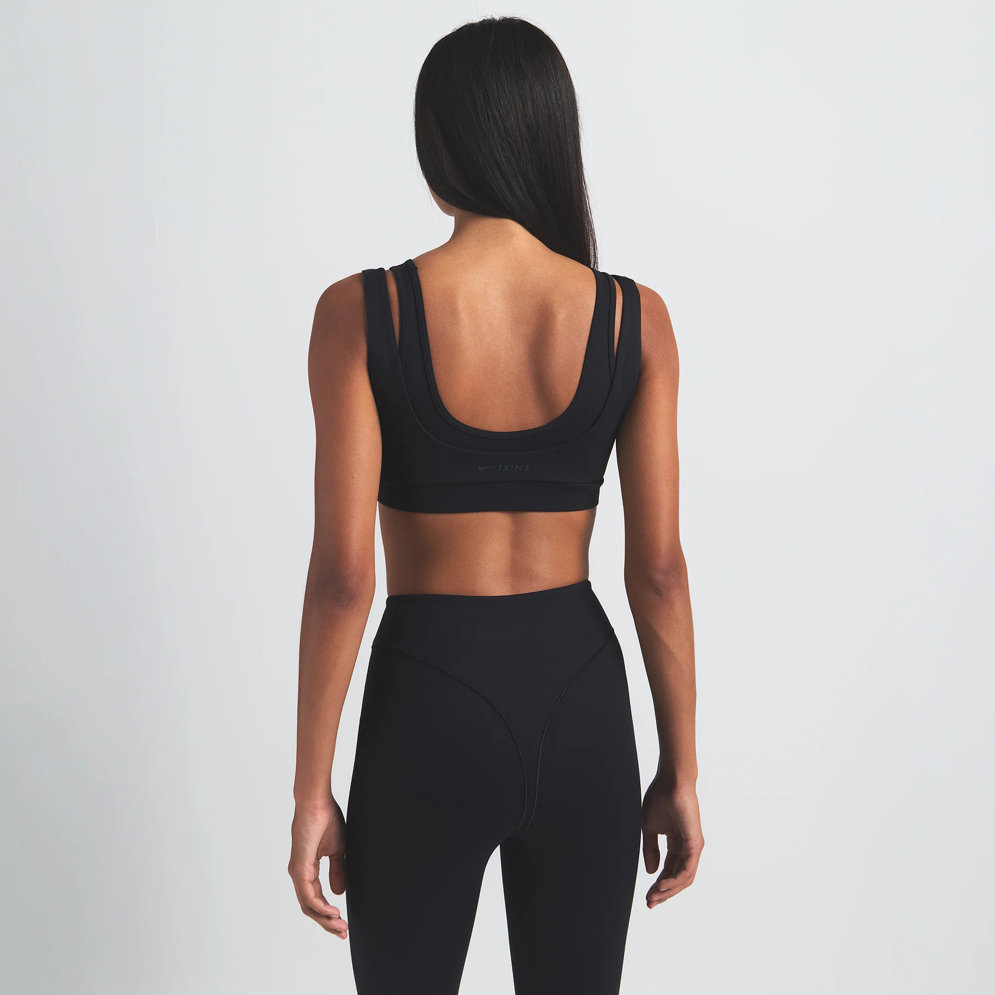 NikeSKIMS MATTE V-LINE 26" LEGGING | OBSIDIAN - Image 6