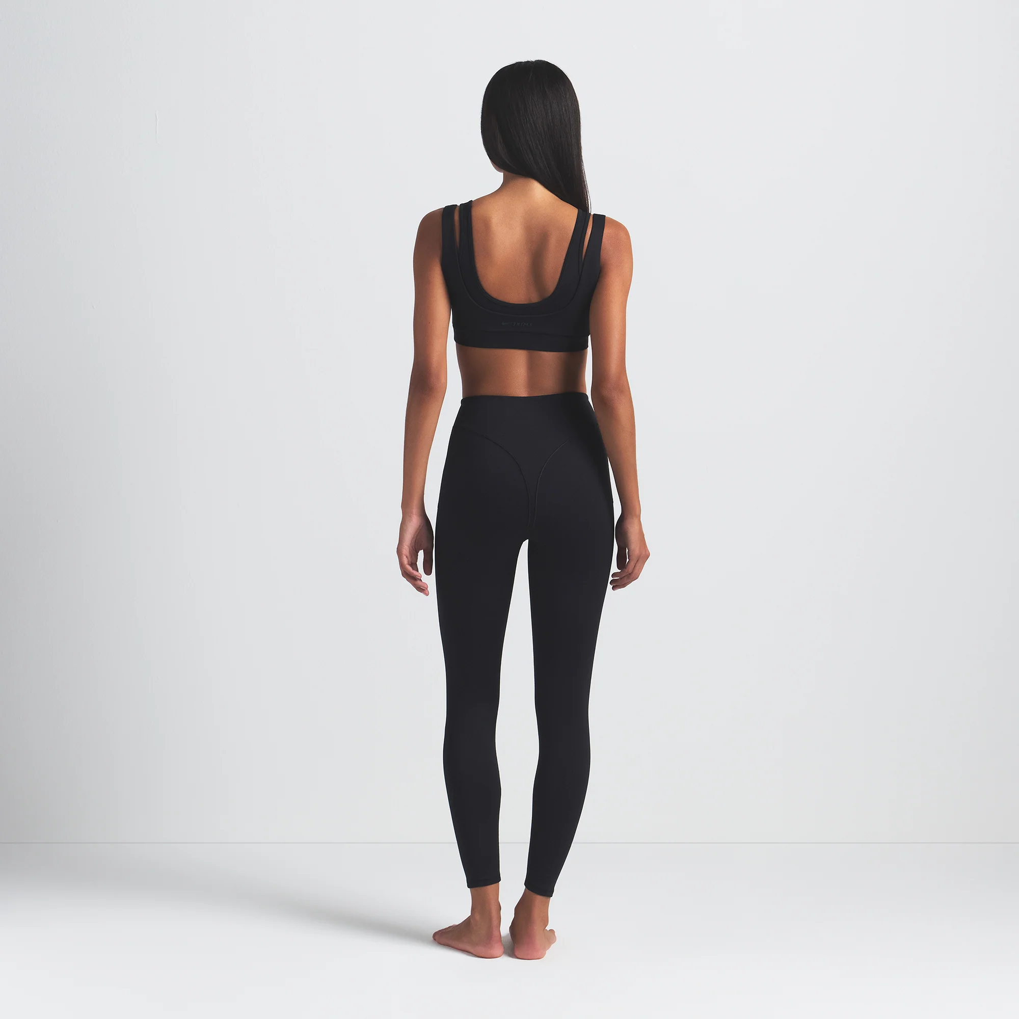 NikeSKIMS MATTE V-LINE 26" LEGGING | OBSIDIAN - Image 7
