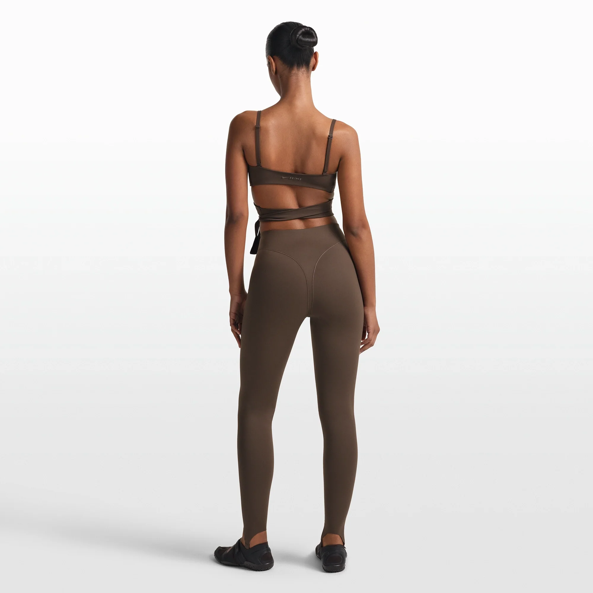 NikeSKIMS MATTE V-LINE STIRRUP LEGGING | DARK SEPIA - Image 7