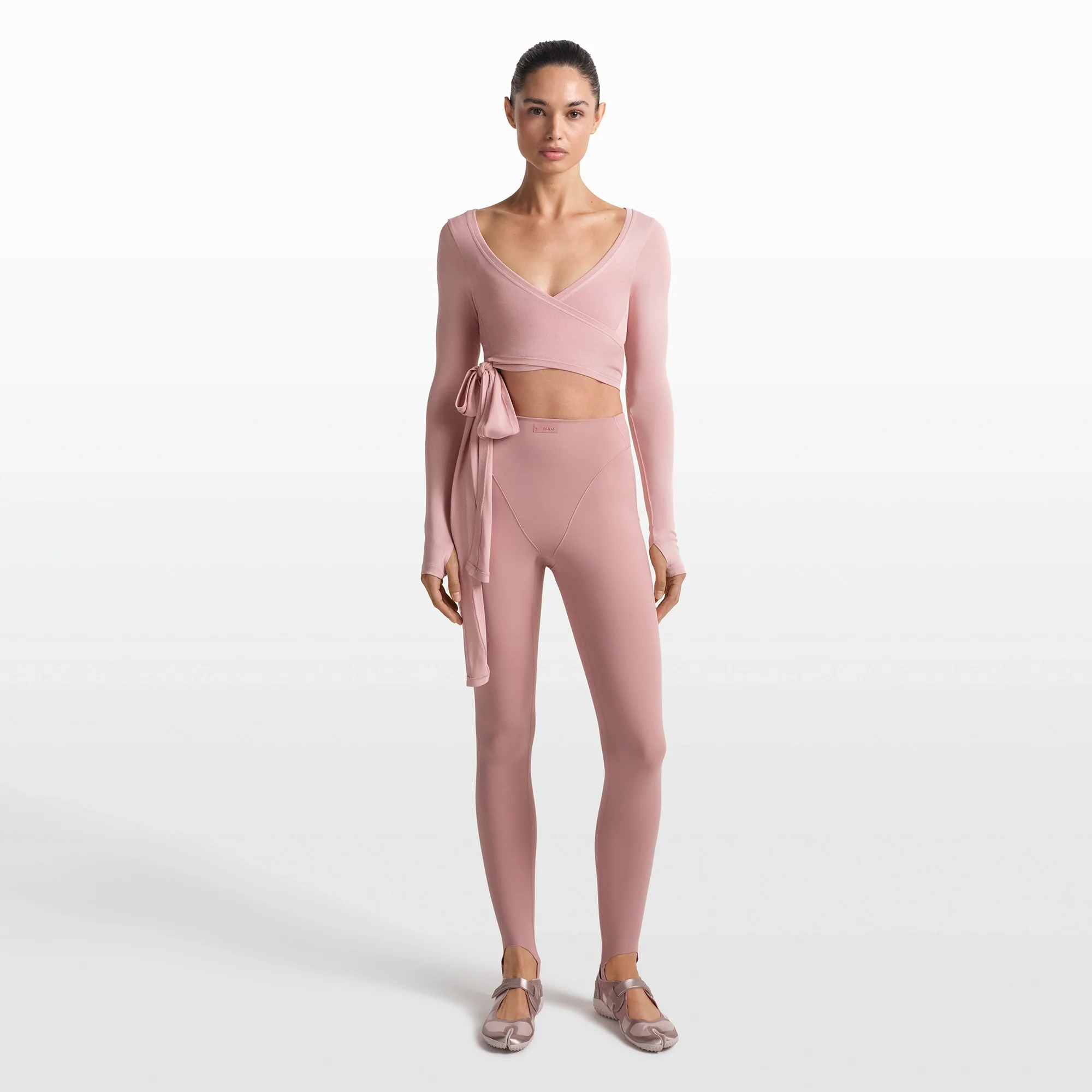 NikeSKIMS MATTE V-LINE STIRRUP LEGGING | HIMALAYAN - Image 2