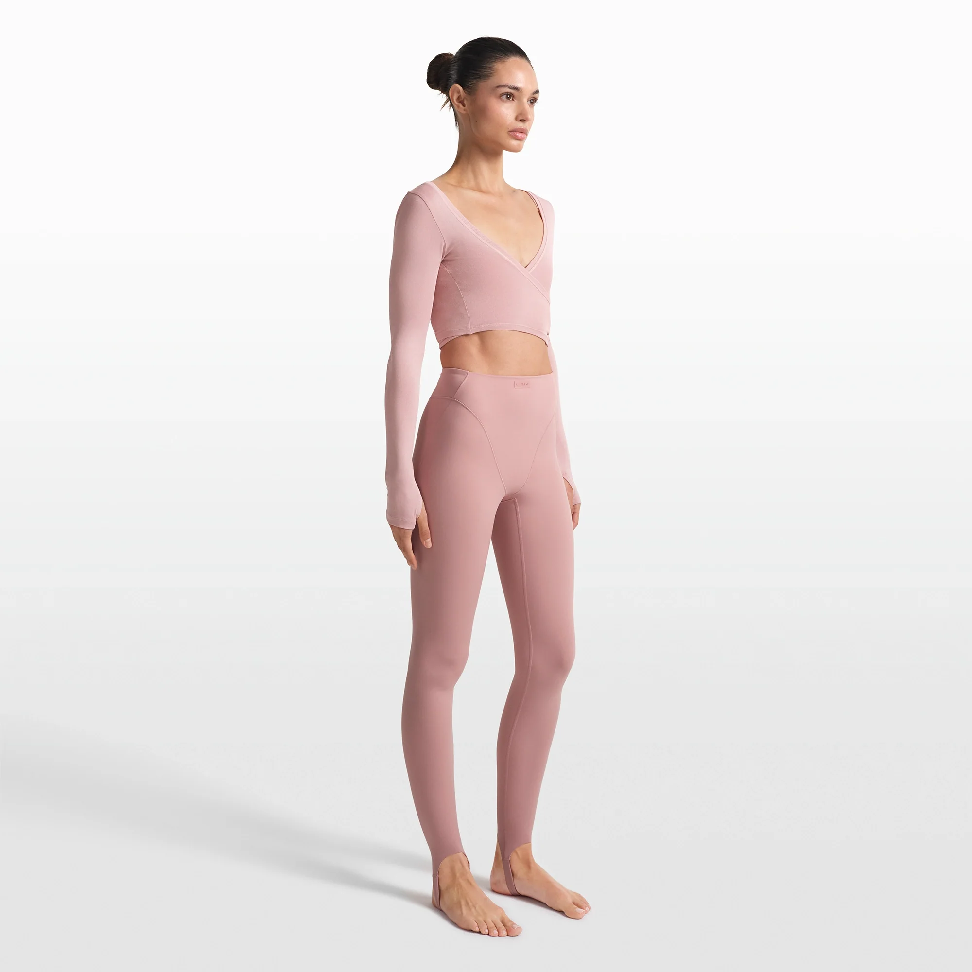 NikeSKIMS MATTE V-LINE STIRRUP LEGGING | HIMALAYAN - Image 3