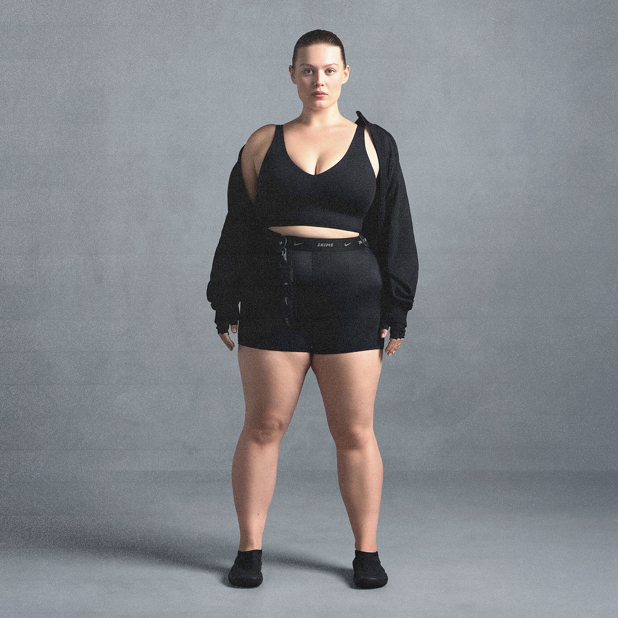 NikeSKIMS MATTE V-NECK BRA TOP | OBSIDIAN - Image 5