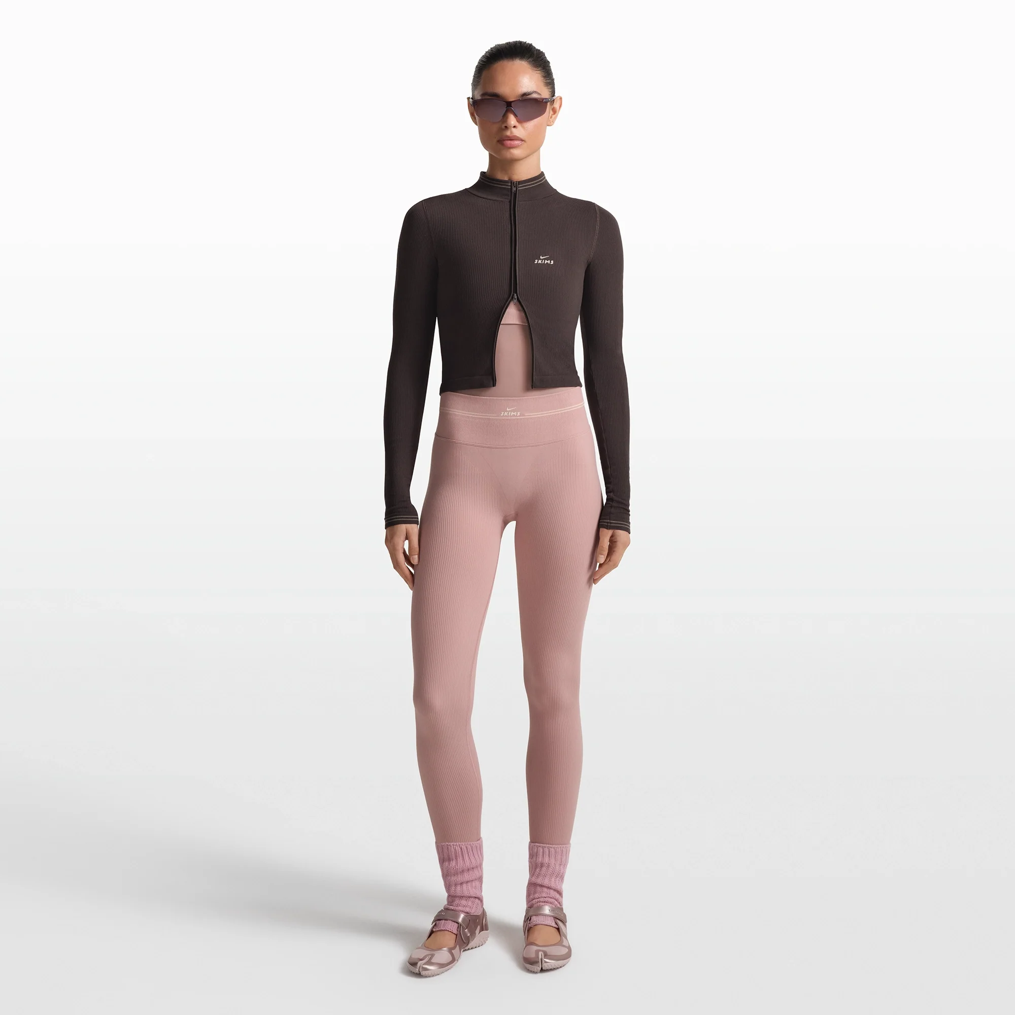NikeSKIMS RIBBED SEAMLESS 26" LEGGING | HIMALAYAN - Image 2