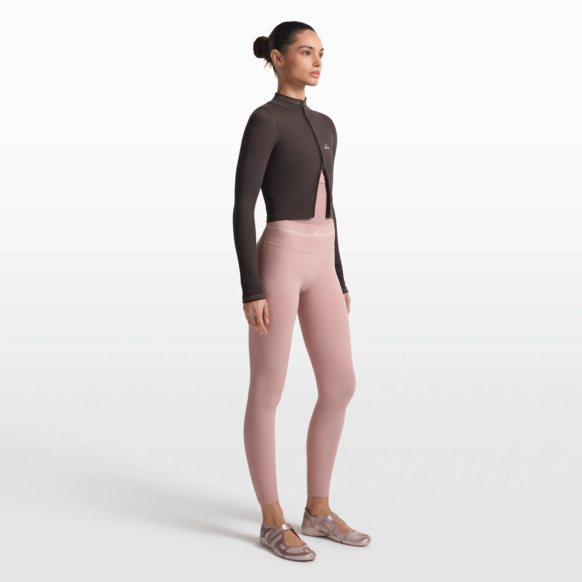 NikeSKIMS RIBBED SEAMLESS 26" LEGGING | HIMALAYAN - Image 3