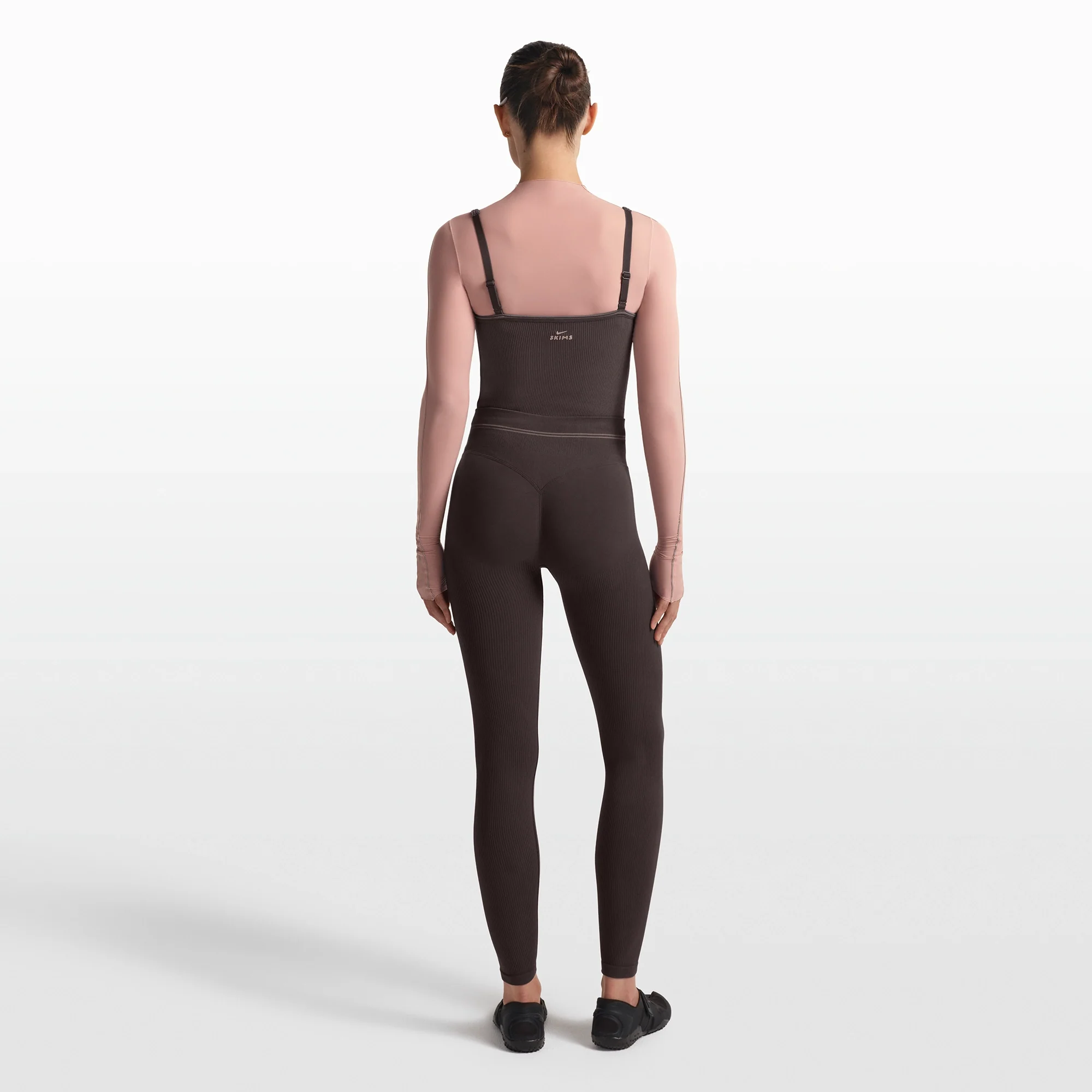 NikeSKIMS RIBBED SEAMLESS 26" LEGGING | PHOENIX - Image 6