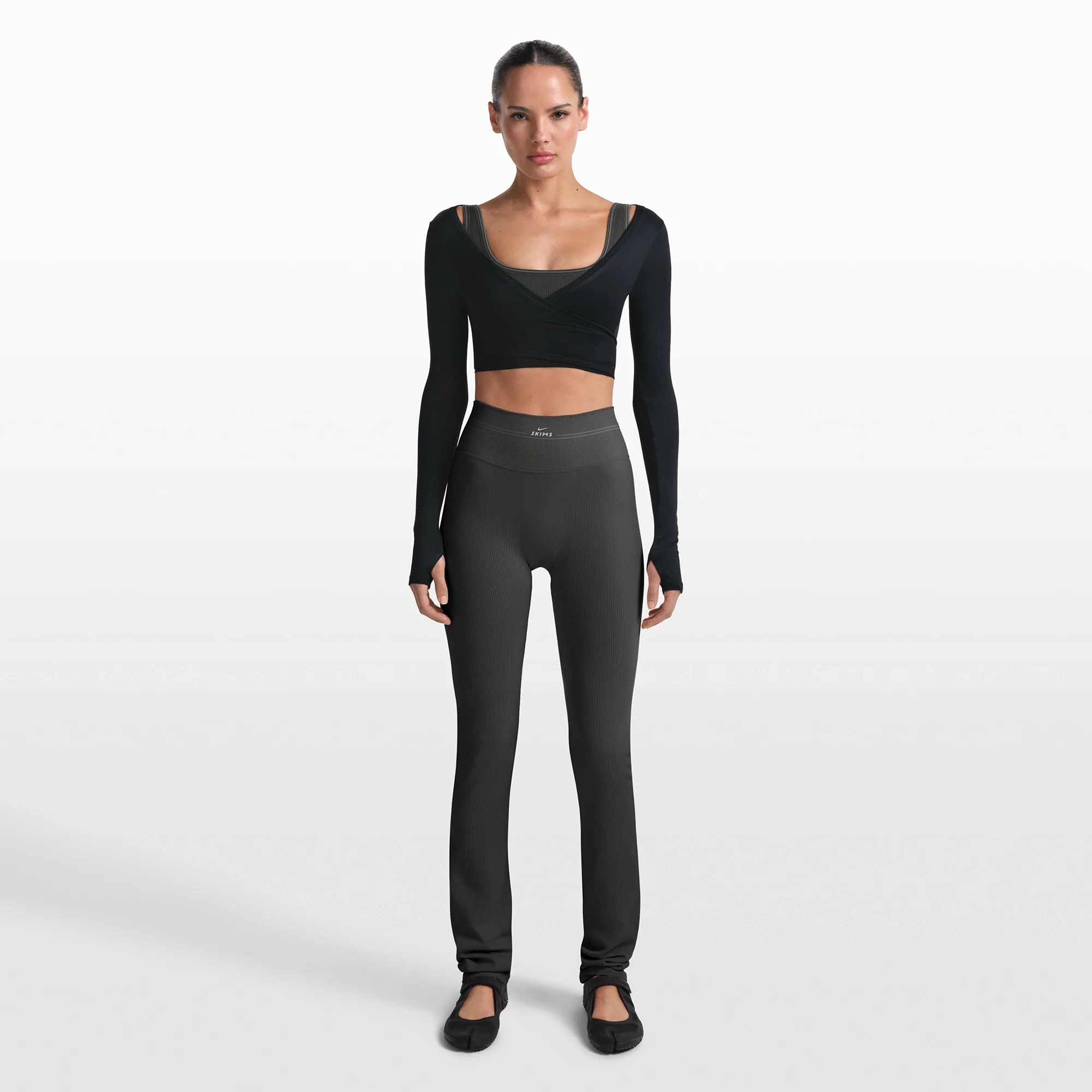 NikeSKIMS RIBBED SEAMLESS 34" STRAIGHT LEGGING | OBSIDIAN - Image 2