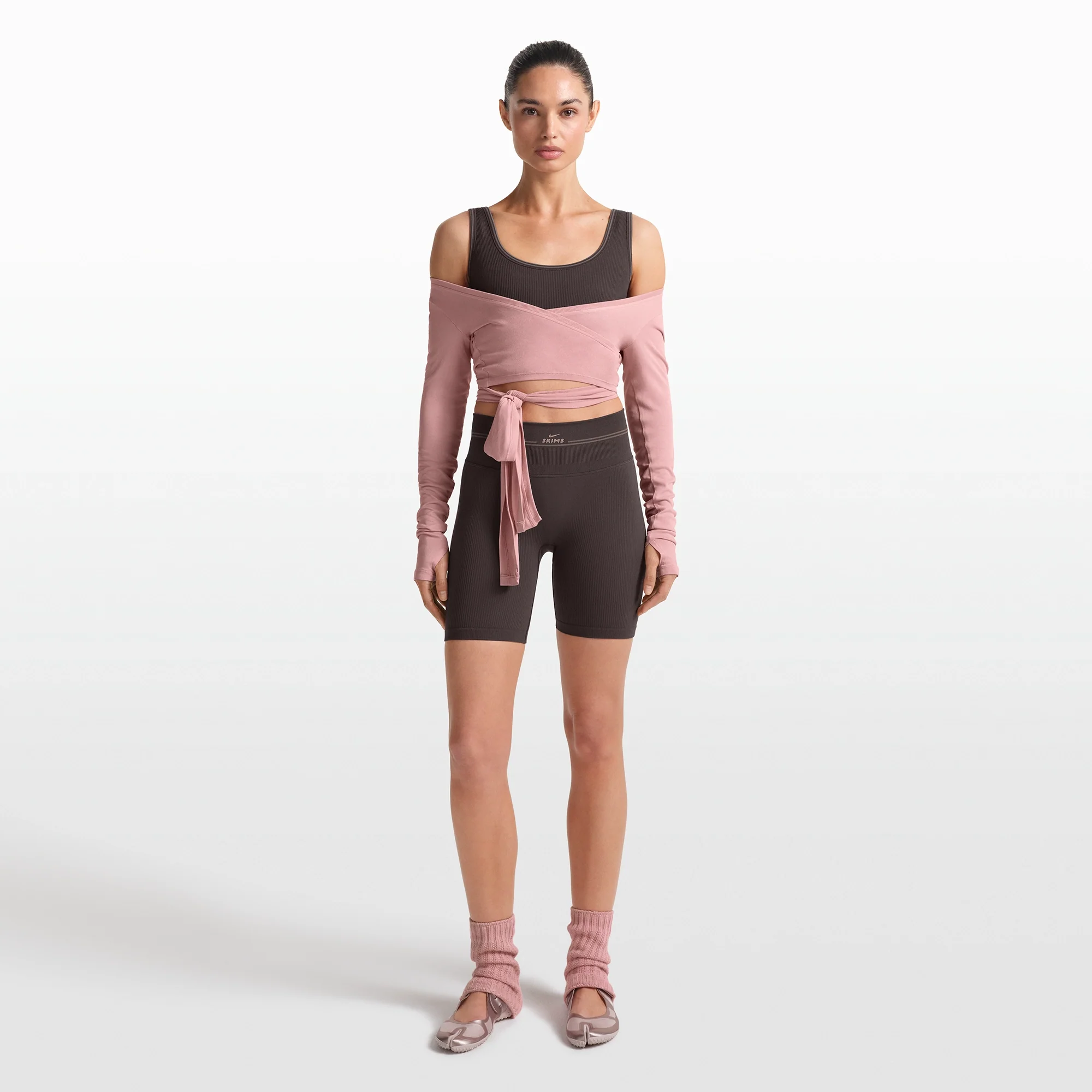 NikeSKIMS RIBBED SEAMLESS 5" BIKER SHORT | PHOENIX - Image 2