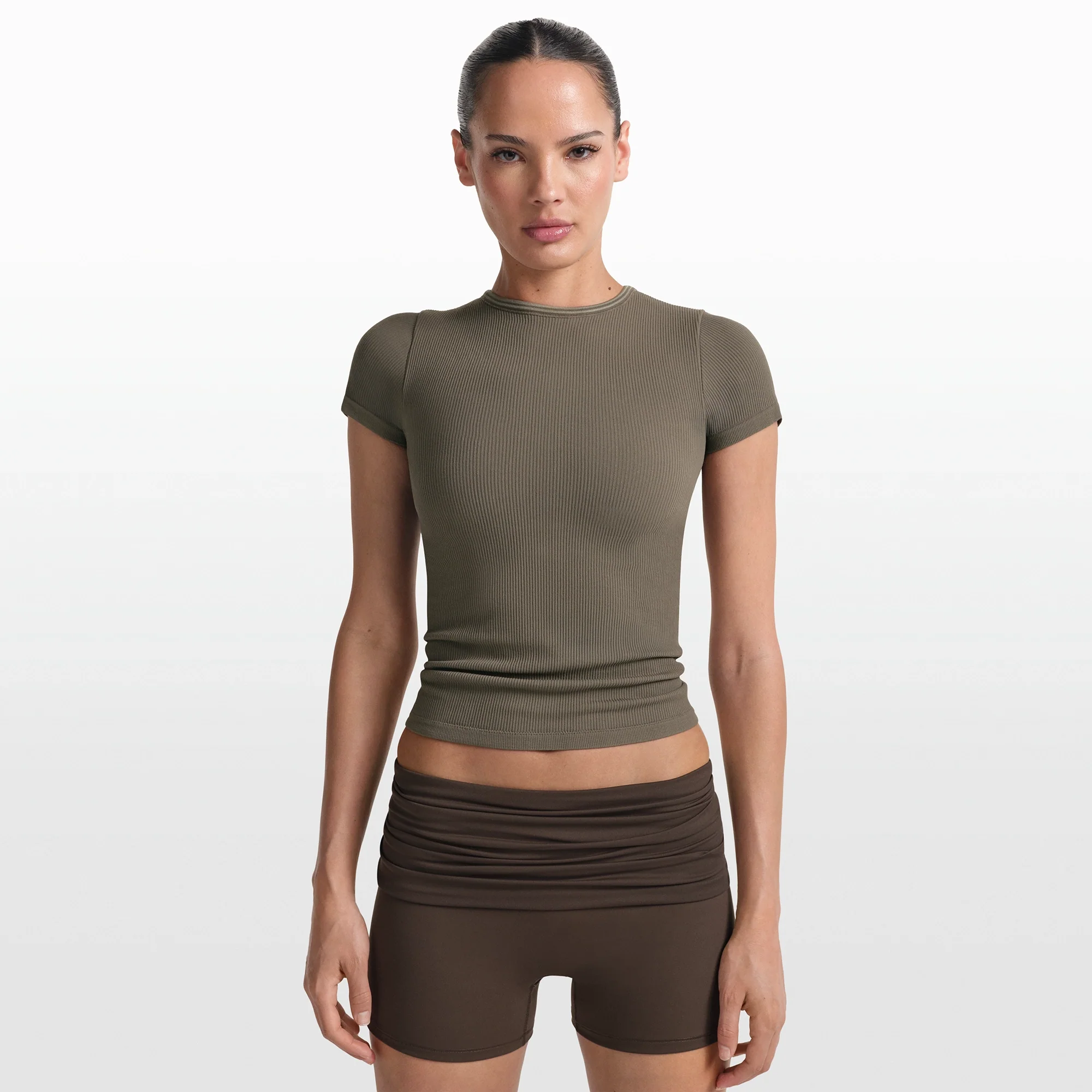NikeSKIMS RIBBED SEAMLESS BABY TEE | DUSTY OAKMOSS - Image 3