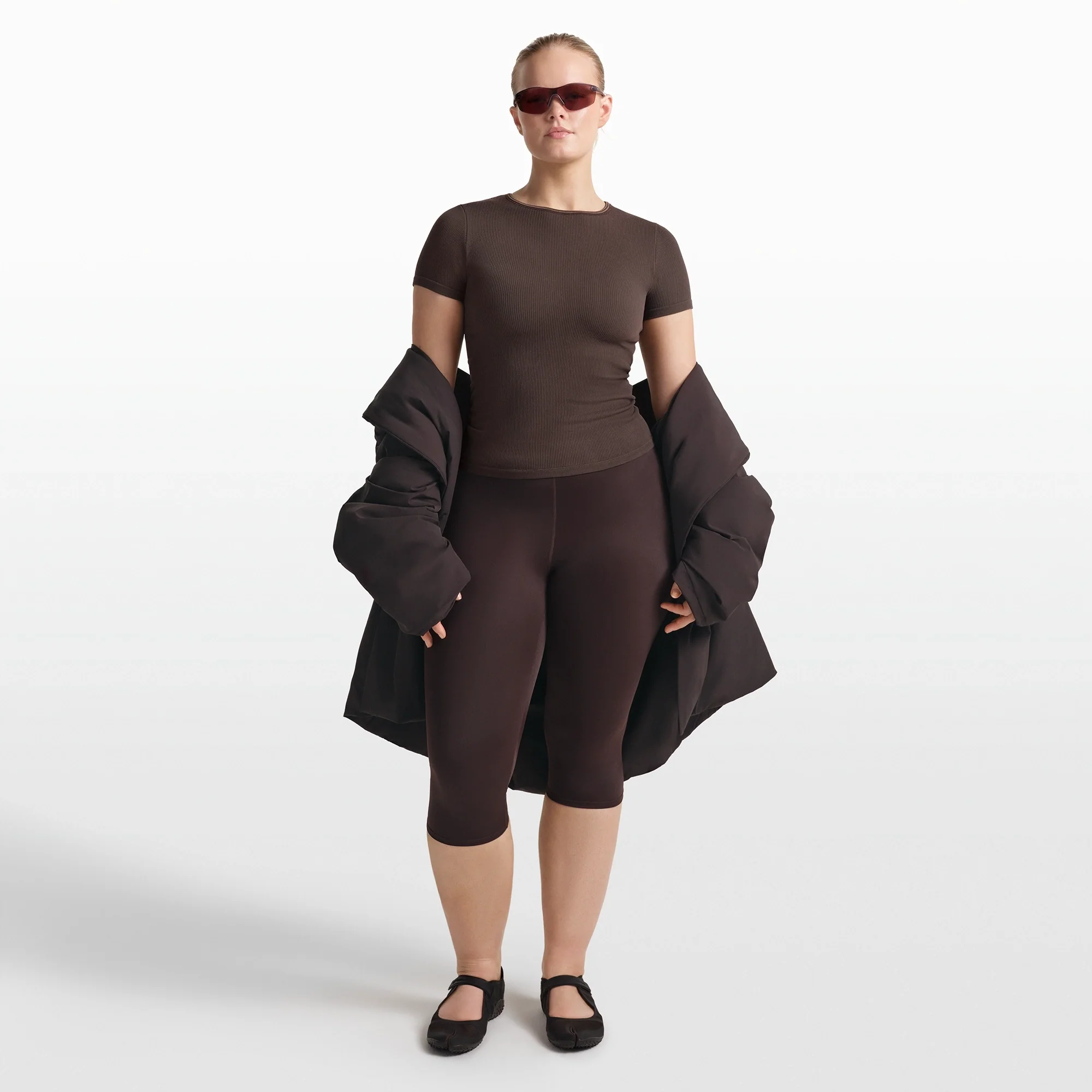 NikeSKIMS RIBBED SEAMLESS BABY TEE | PHOENIX - Image 2