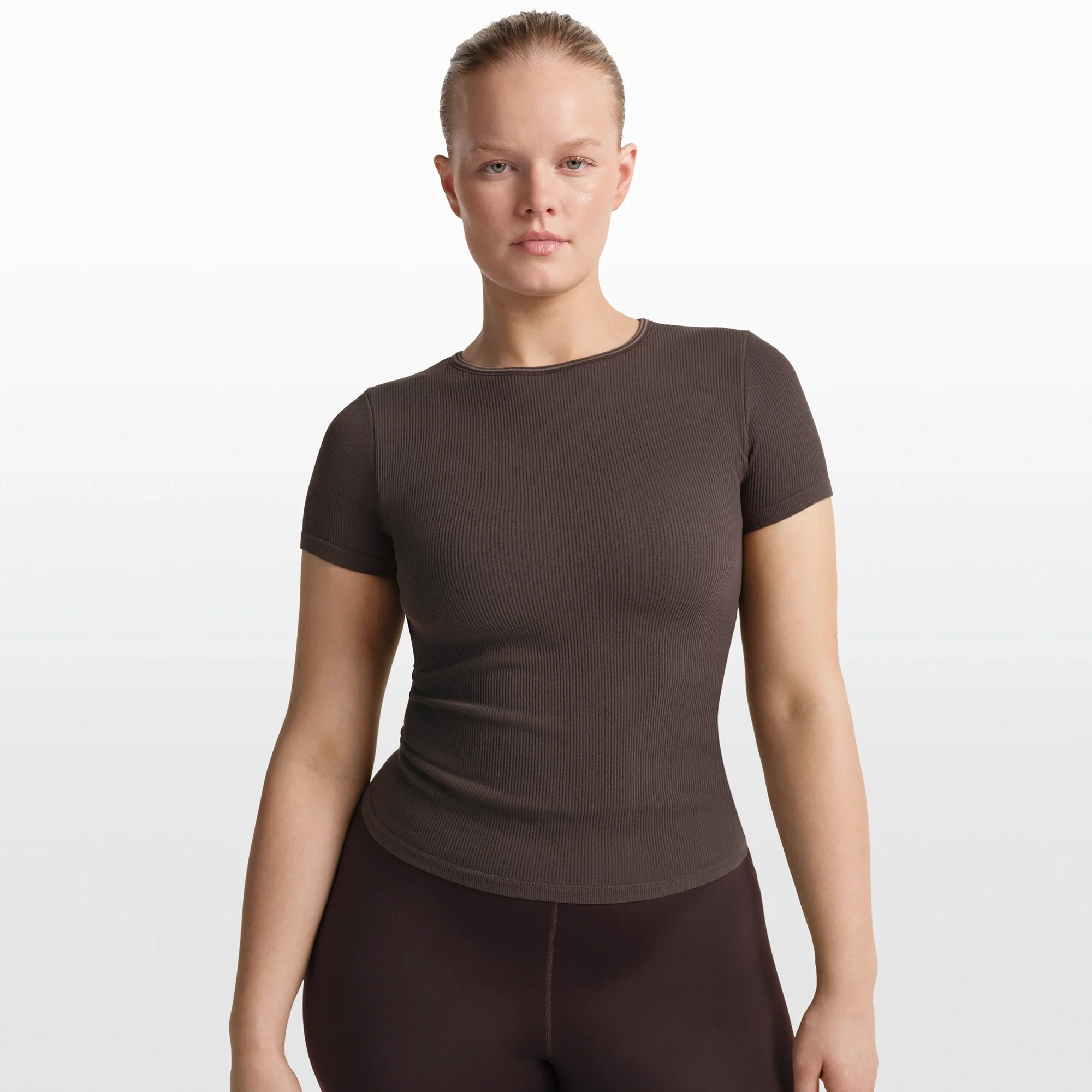 NikeSKIMS RIBBED SEAMLESS BABY TEE | PHOENIX - Image 3